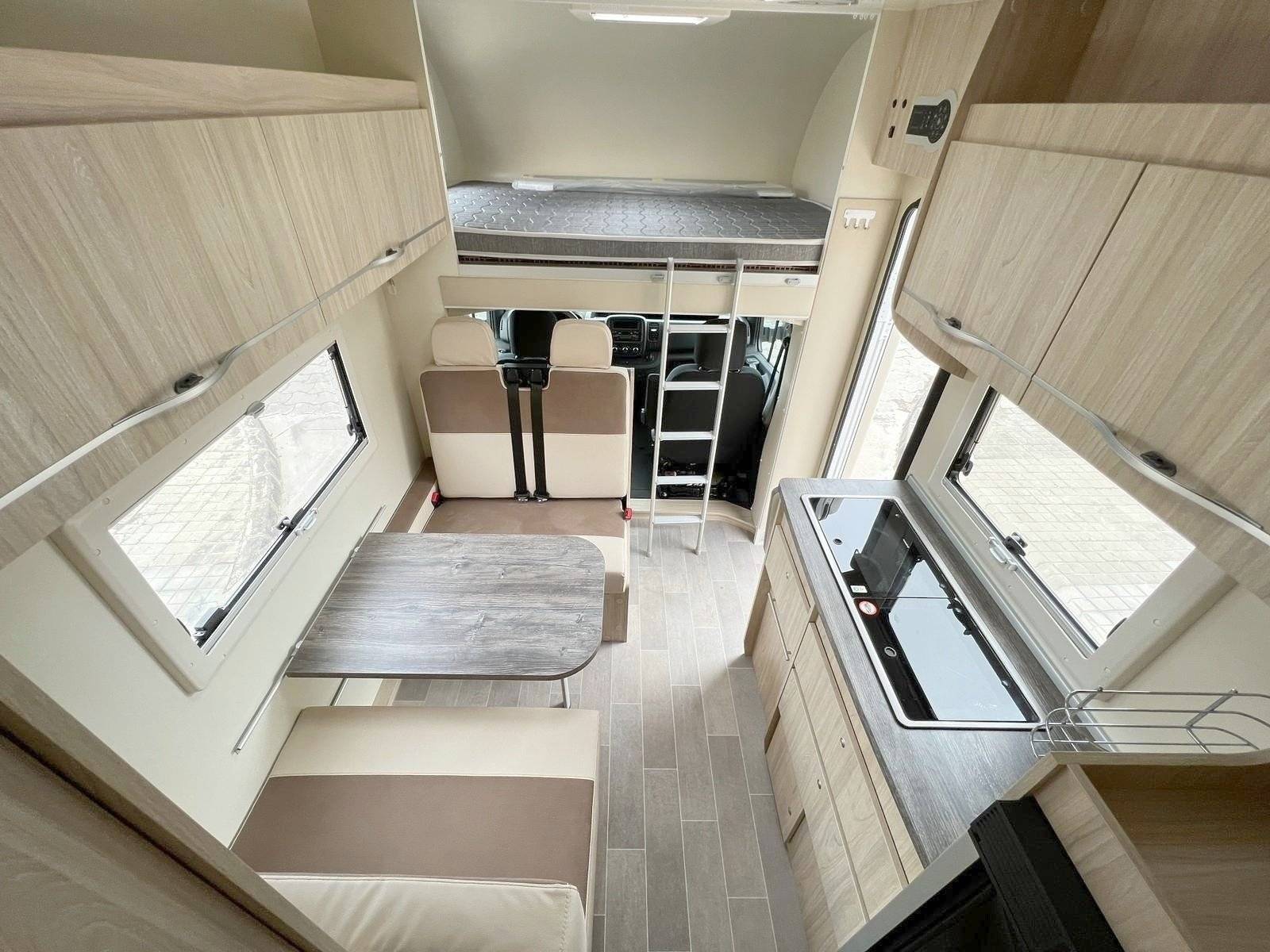 Dinette Fiat Fenix XD - Yescapa