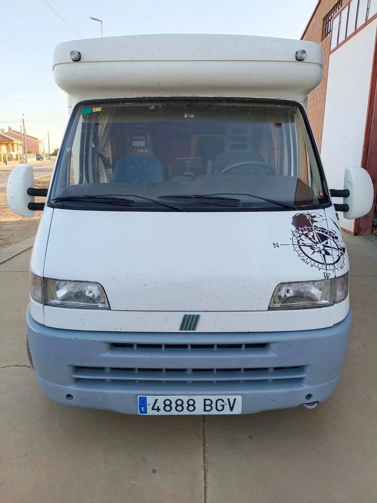 Voorkant 3/4 Fiat - Yescapa