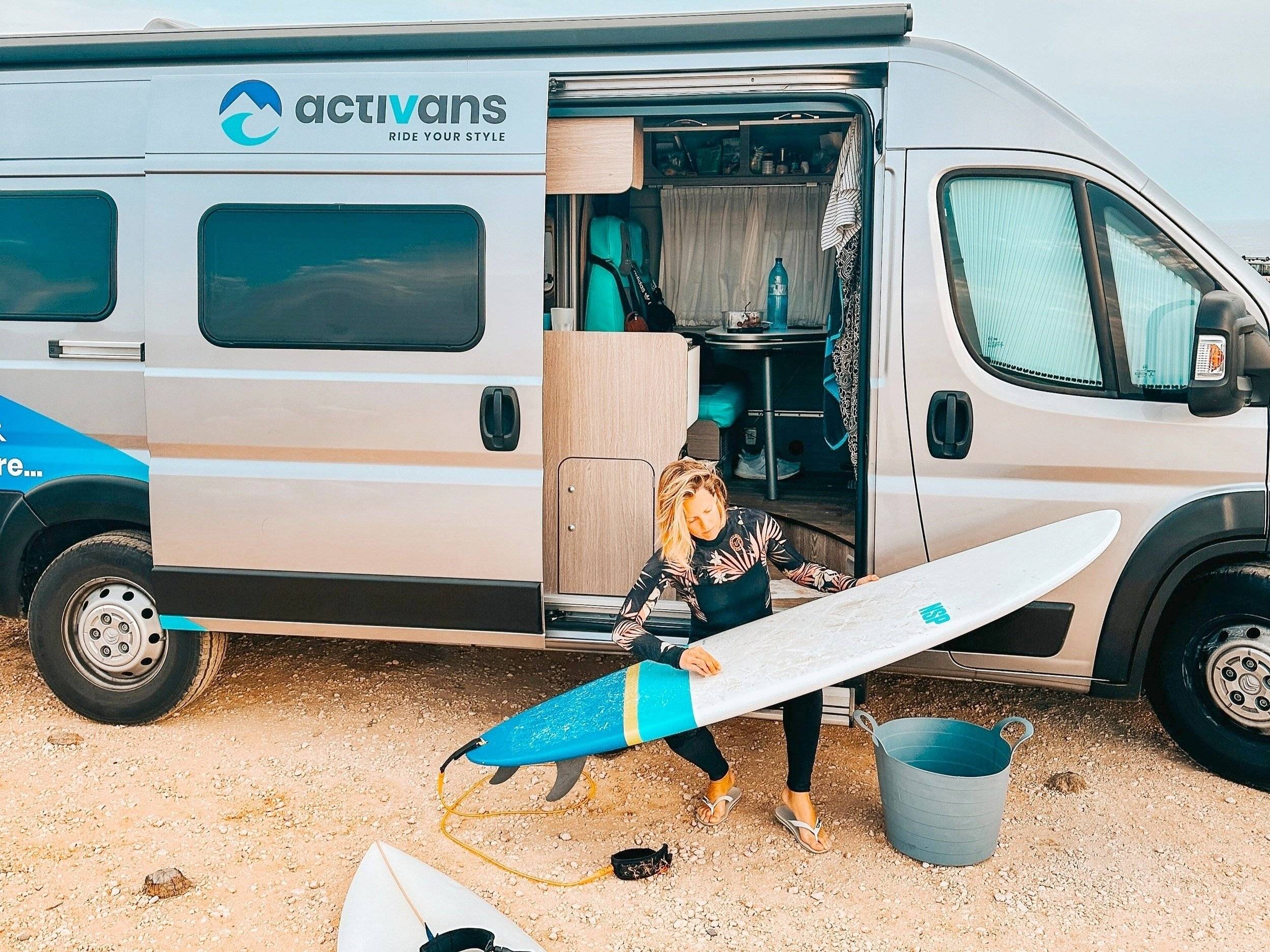 ACTIVANS SURF CAMPER 