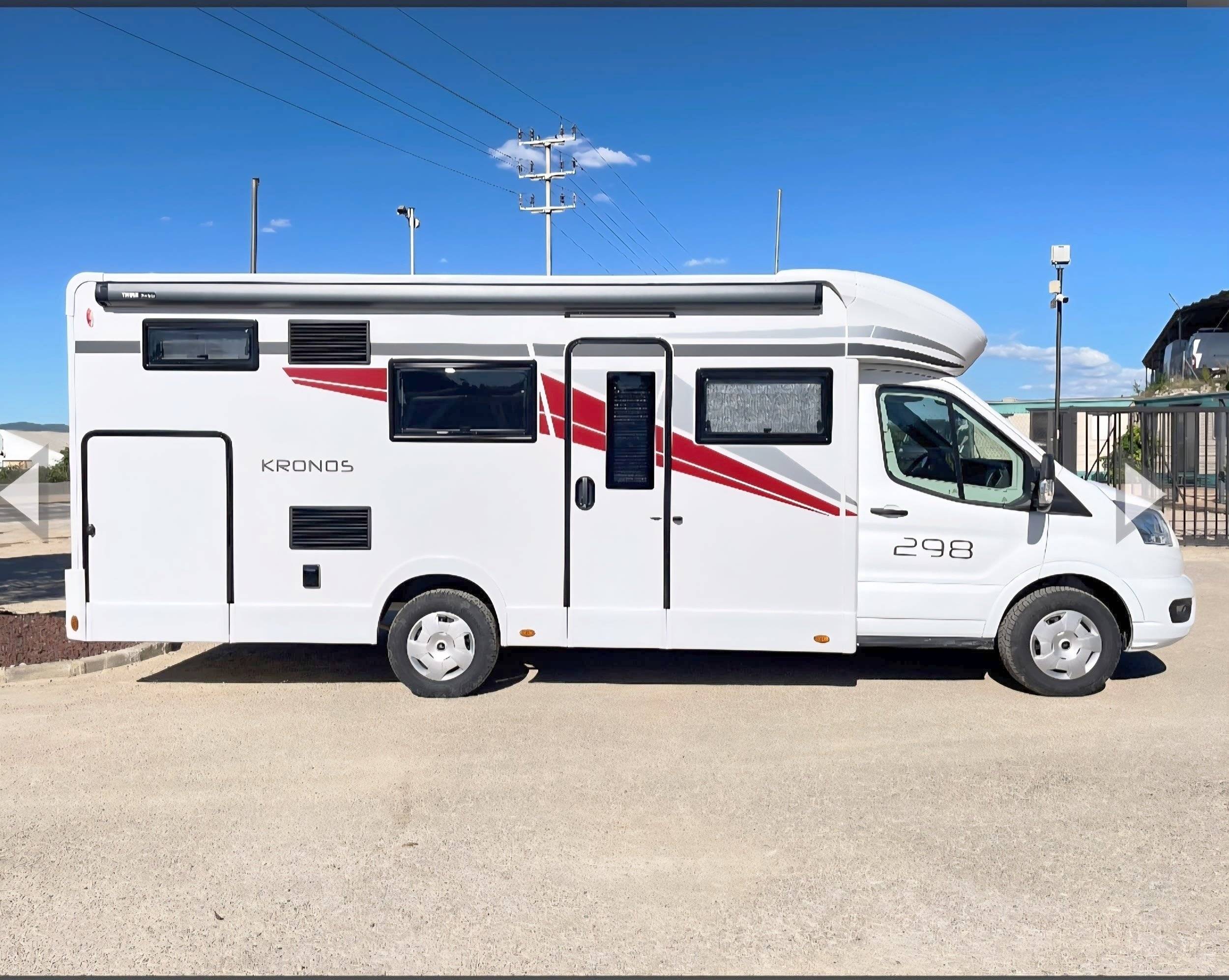 Front view from 3/4 Ford - Yescapa