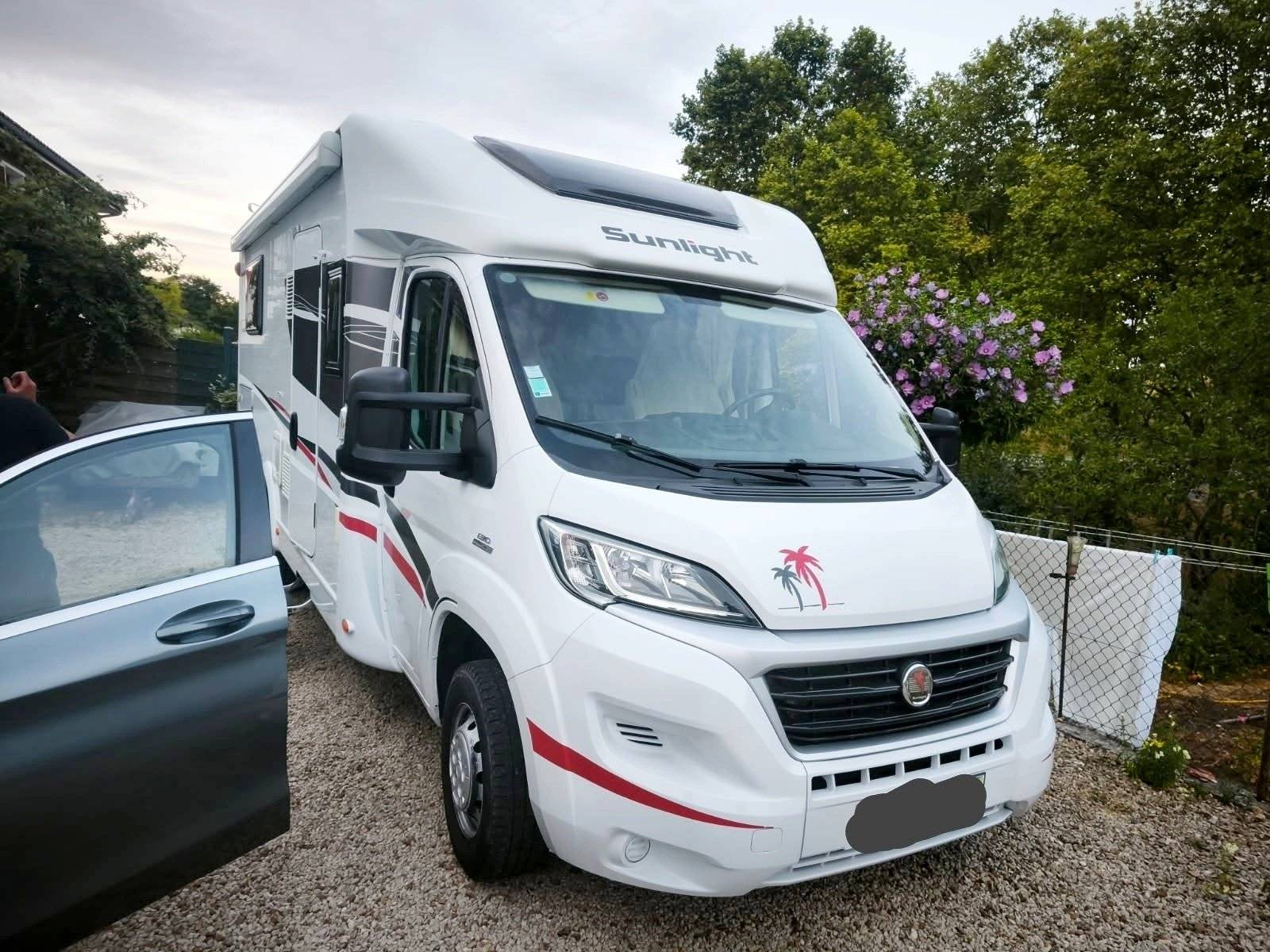 schräge Vorderansicht Fiat 2,3 l 130 ch - Yescapa