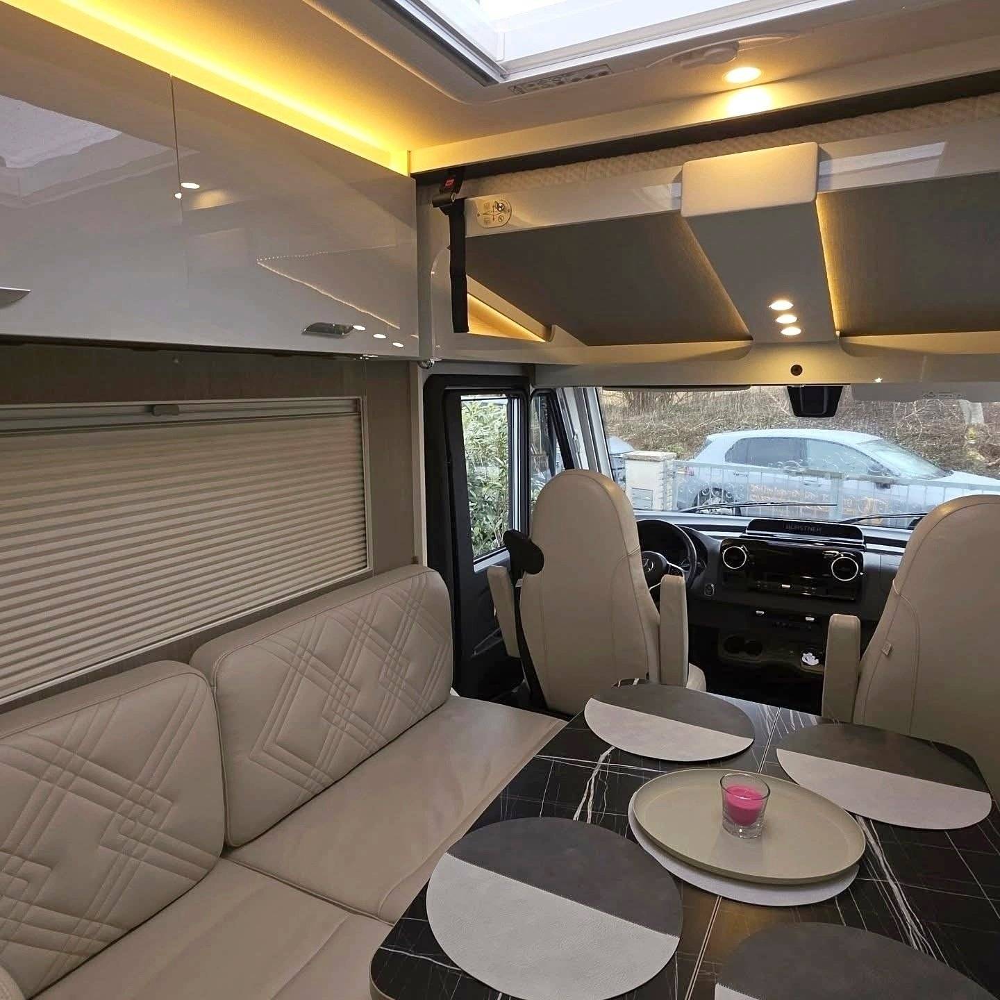 Eethoek Mercedes - Yescapa