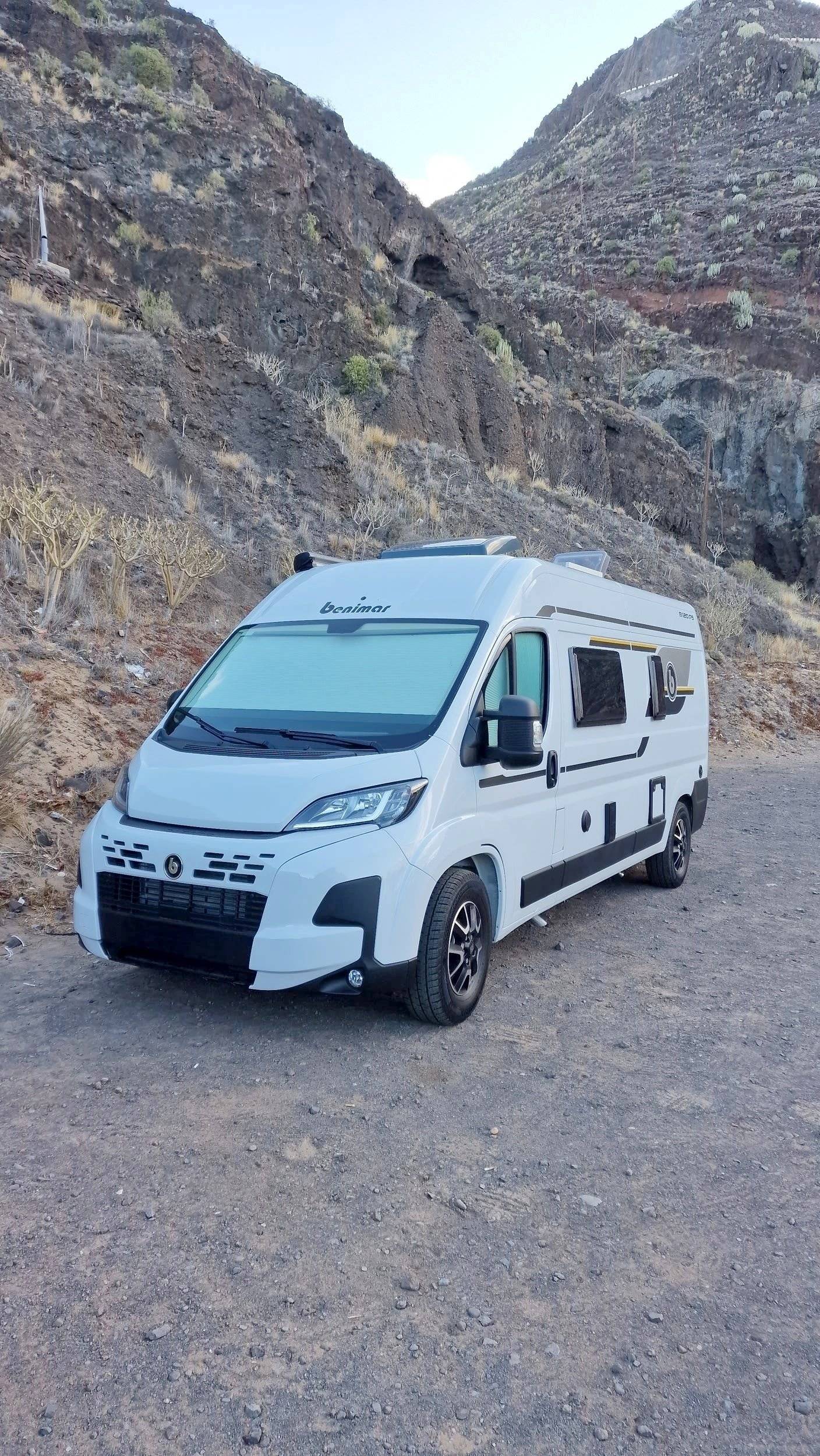 Vue avant de 3/4 Fiat Fiat Ducato 140 CV - Yescapa