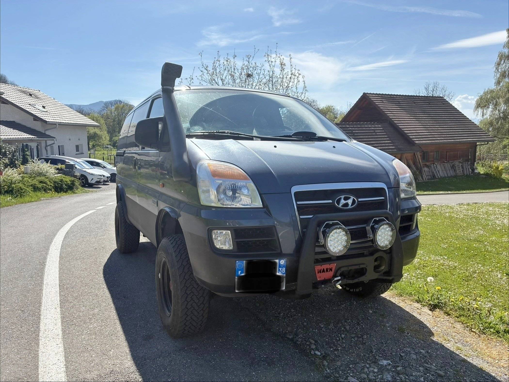Vista de 3/4 Hyundai H1 - Yescapa