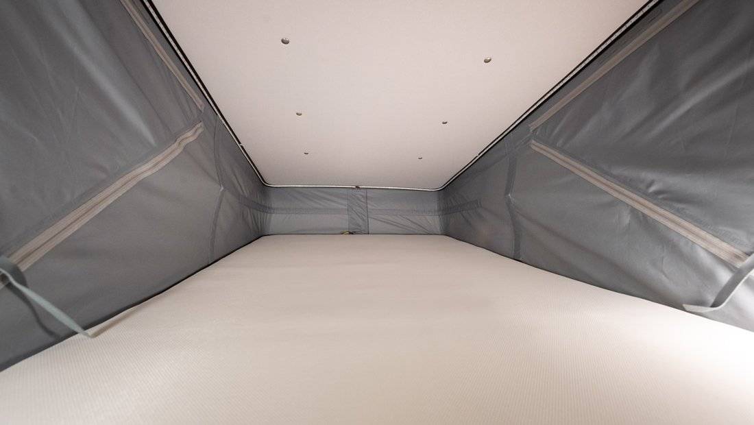 Berth Knaus Road House - Yescapa
