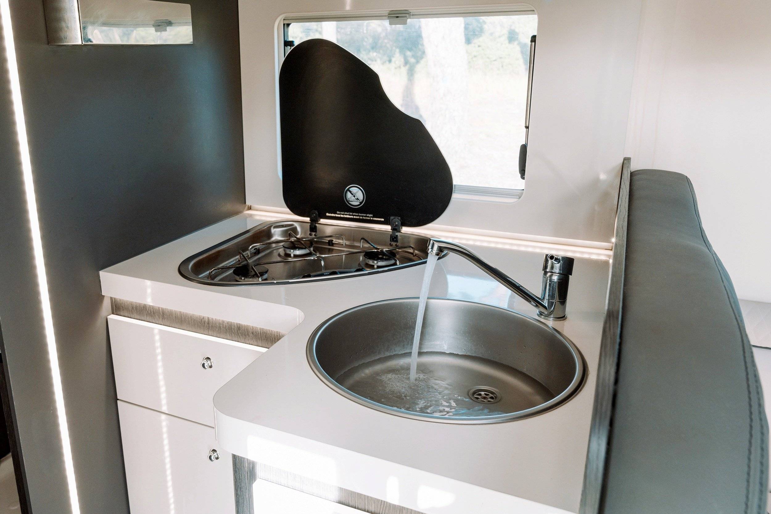 Altro Eu Comfort Family 5 Auto Select Eu Comfort Family 5 Auto Select - Yescapa