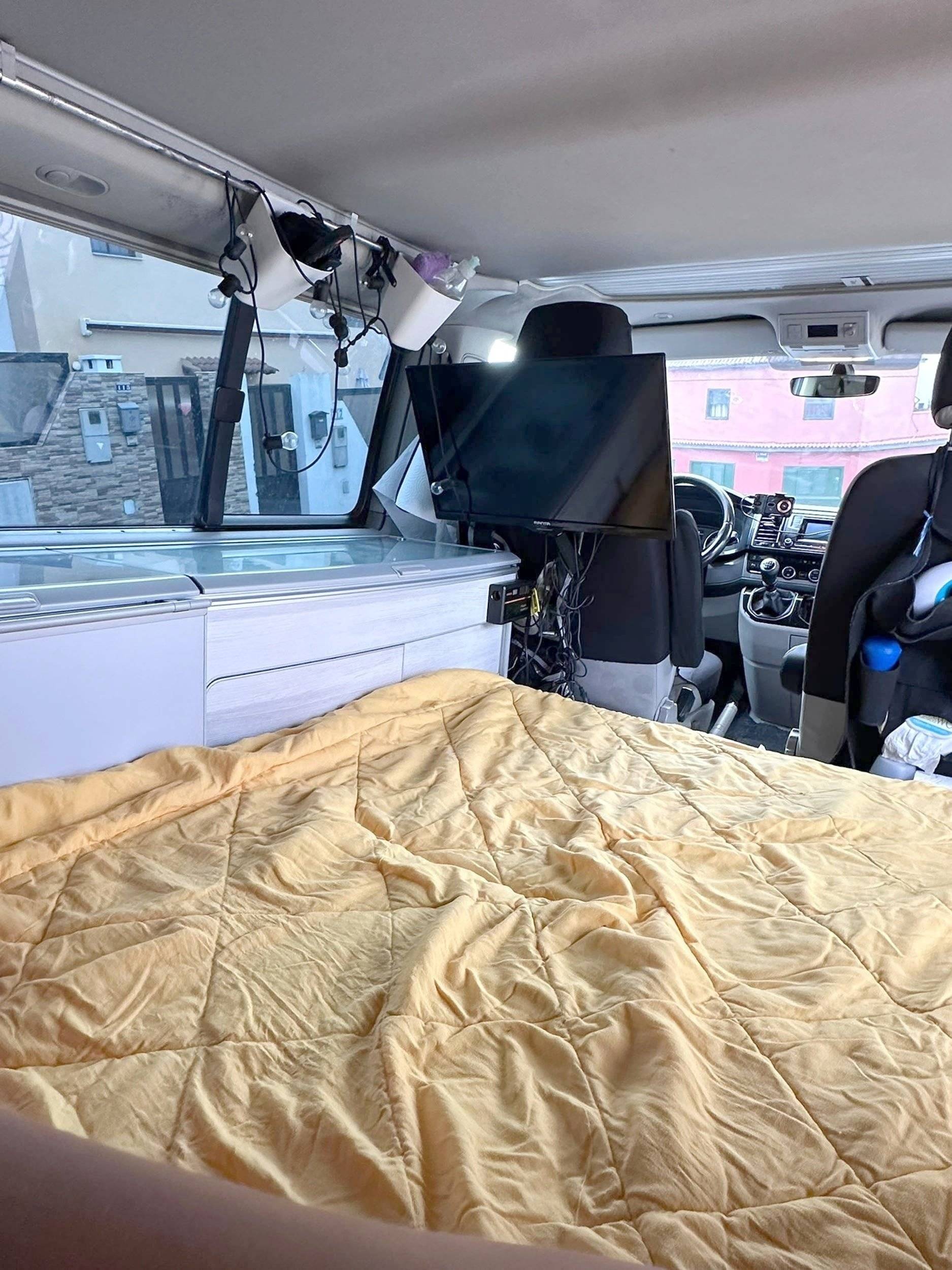 Volkswagen T6 California Coast