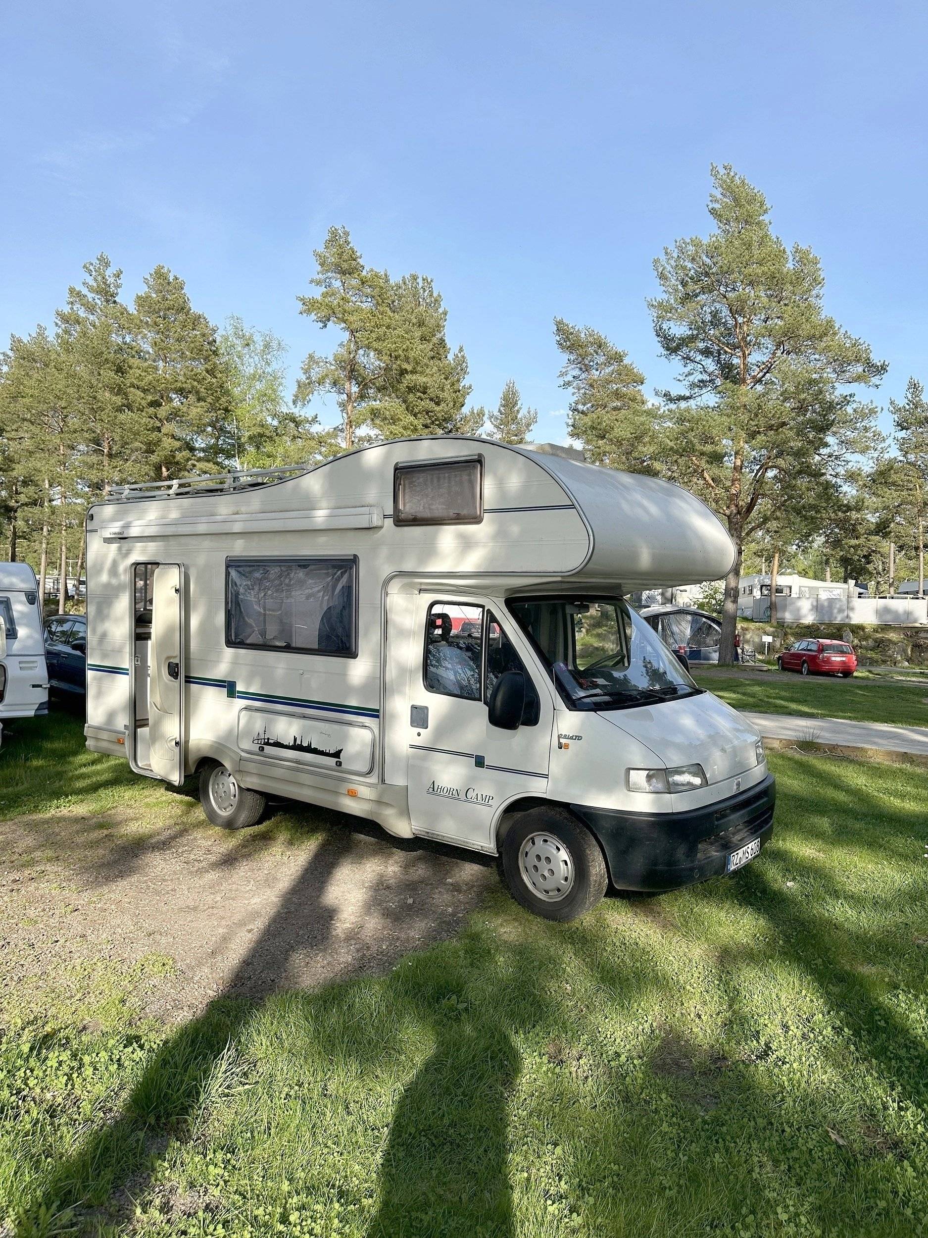 Vue avant de 3/4 Fiat Fiat - Yescapa
