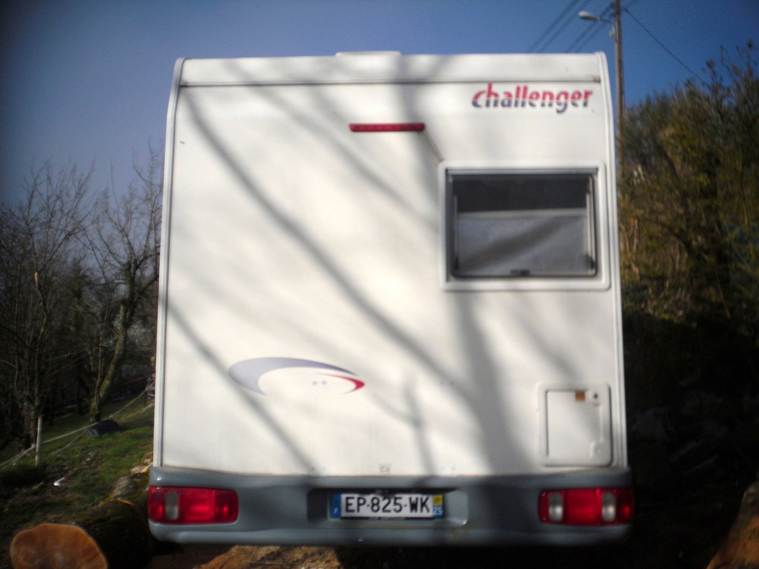 Challenger capucine