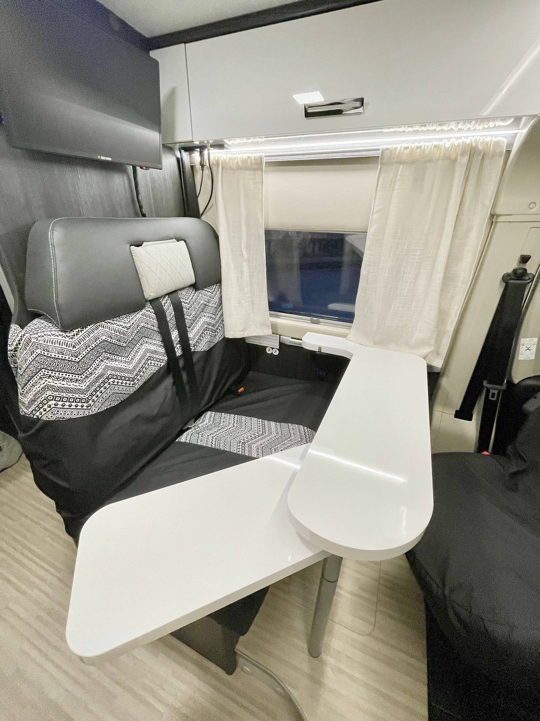 Benimar Benivan B144