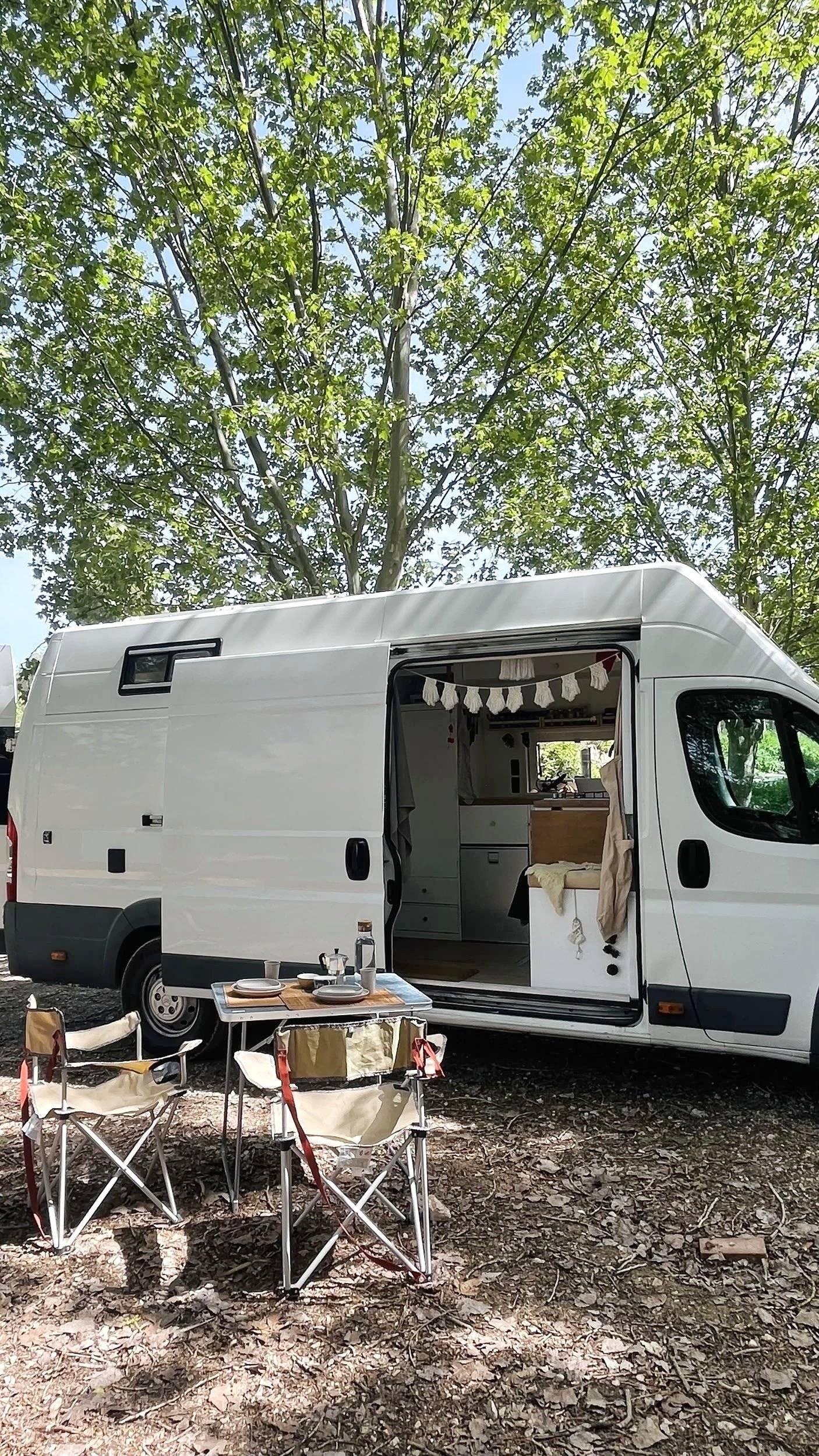 Front view from 3/4  - Yescapa