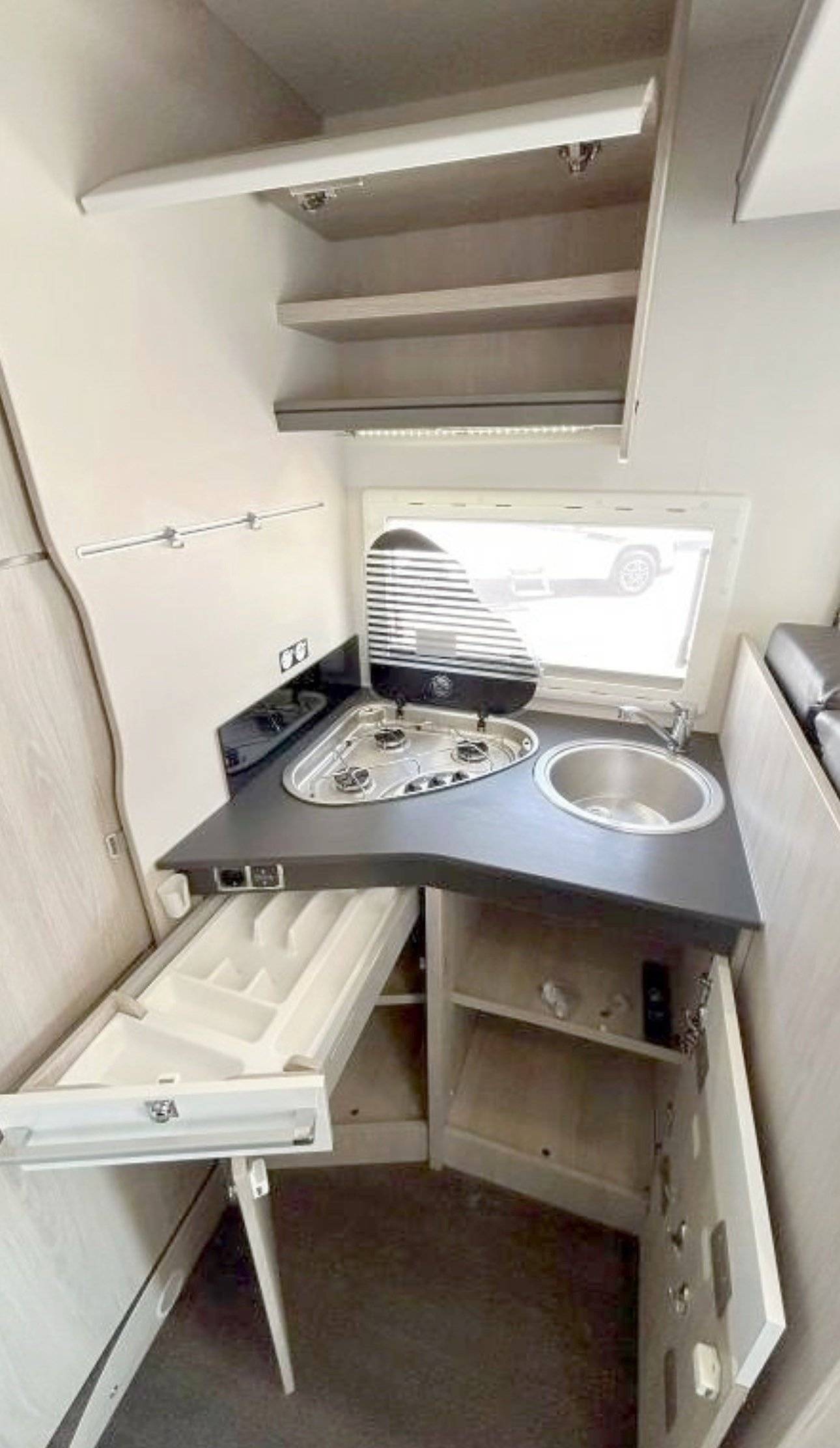 Challenger 2,3 l 130 ch