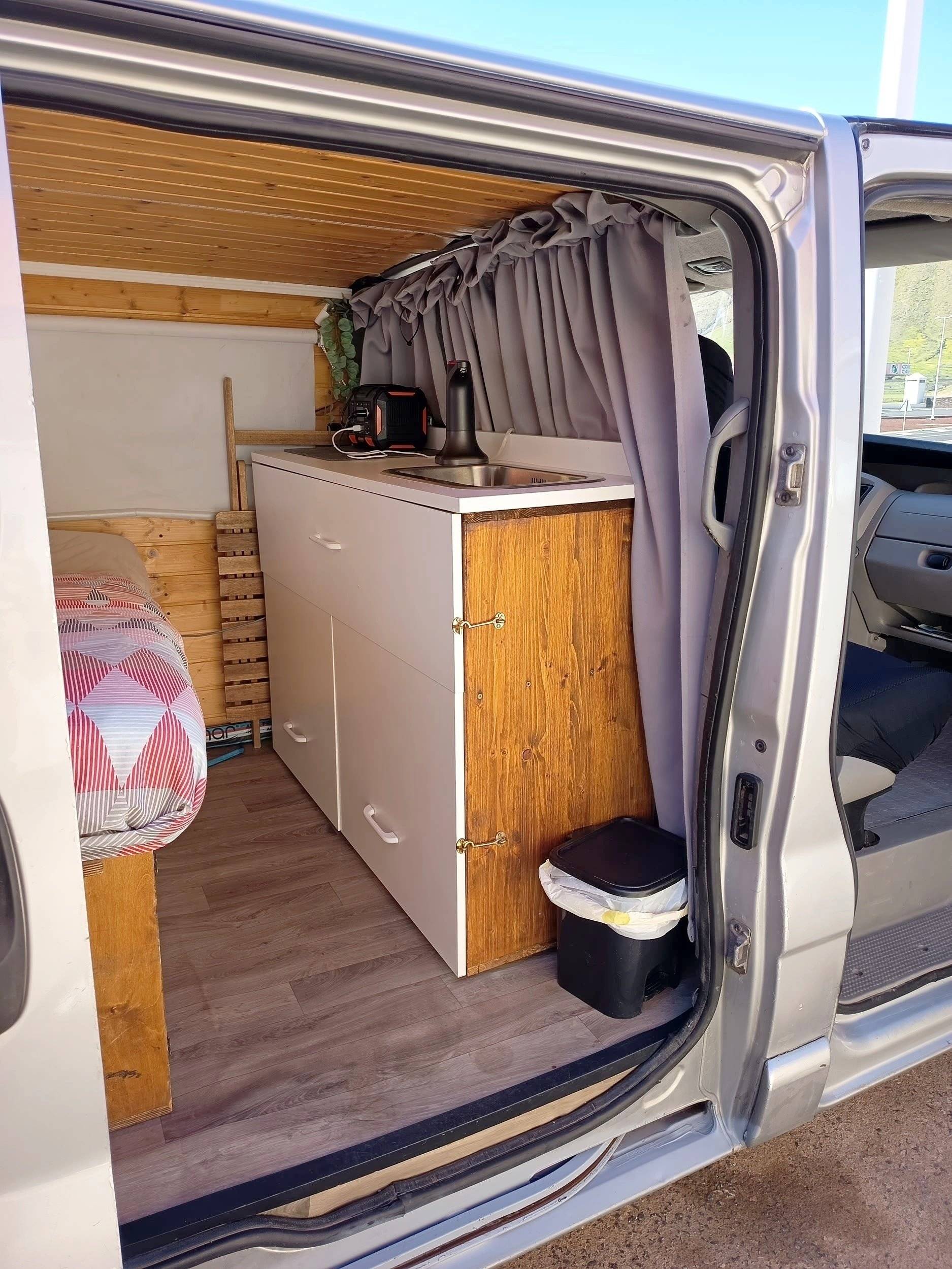 Alpes Camping-Car Vivaro 1,9 CDTI 100ch