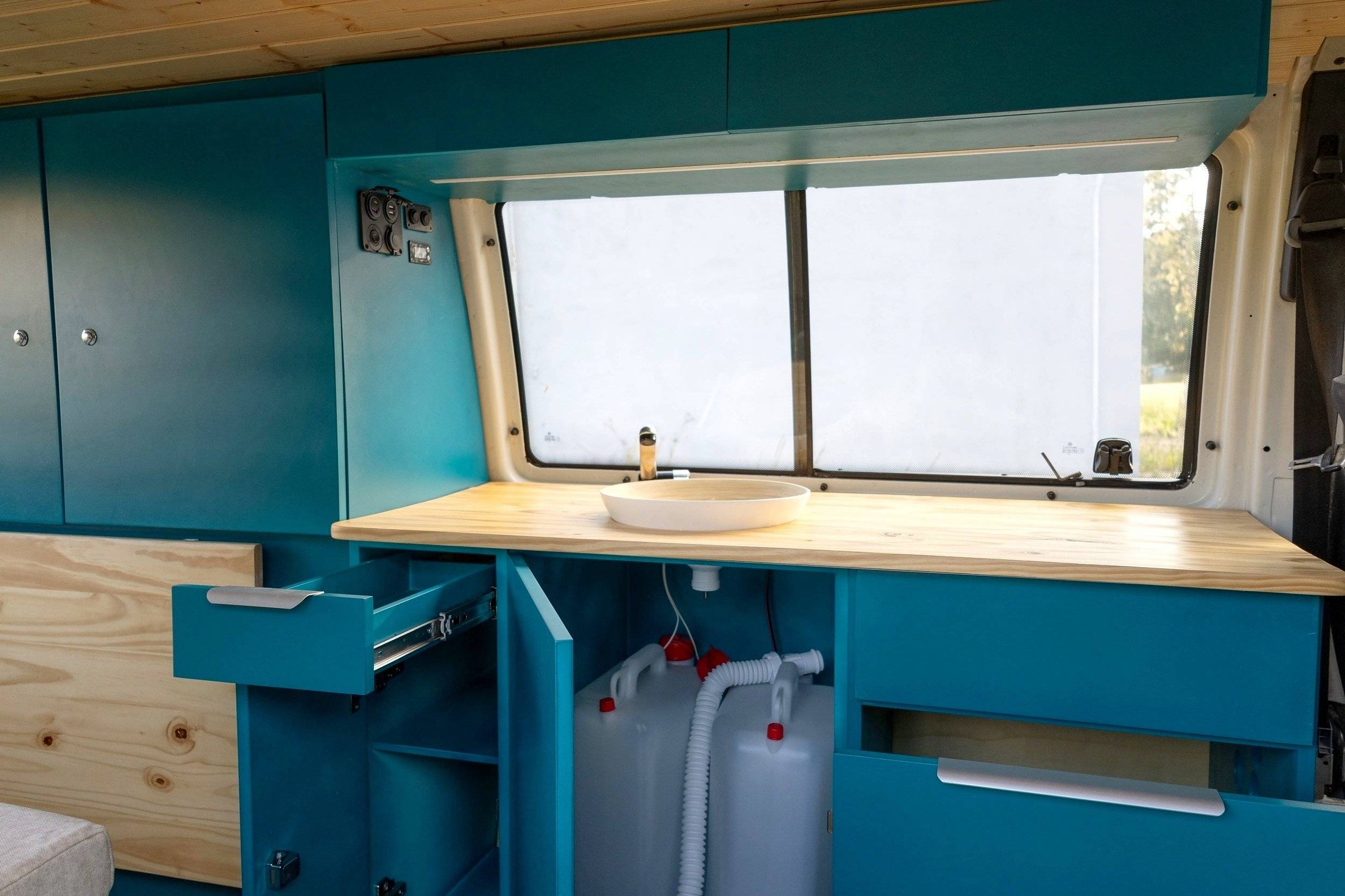 VanCowork Transporter T4 Multivan