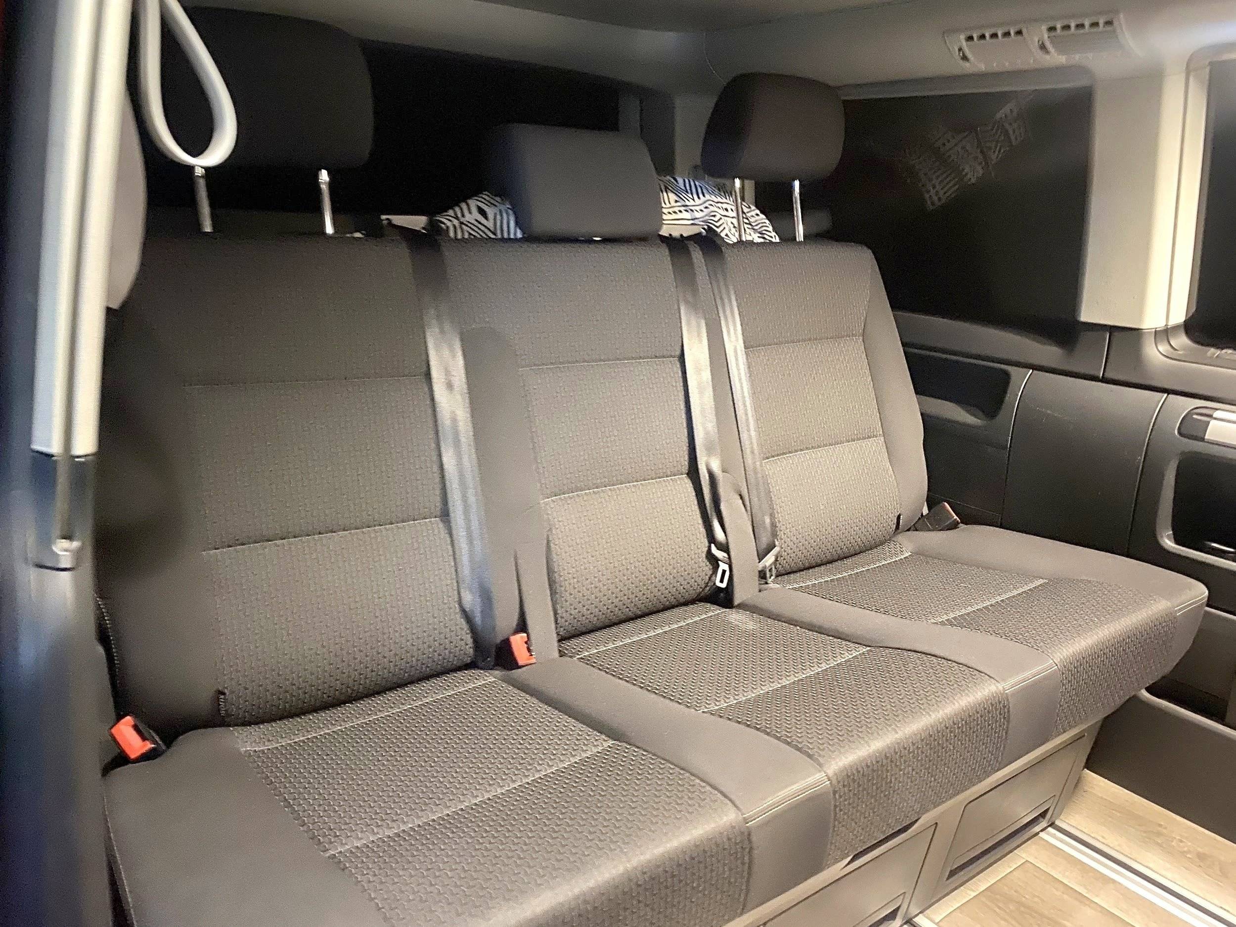 Berth Volkswagen California Beach - Yescapa