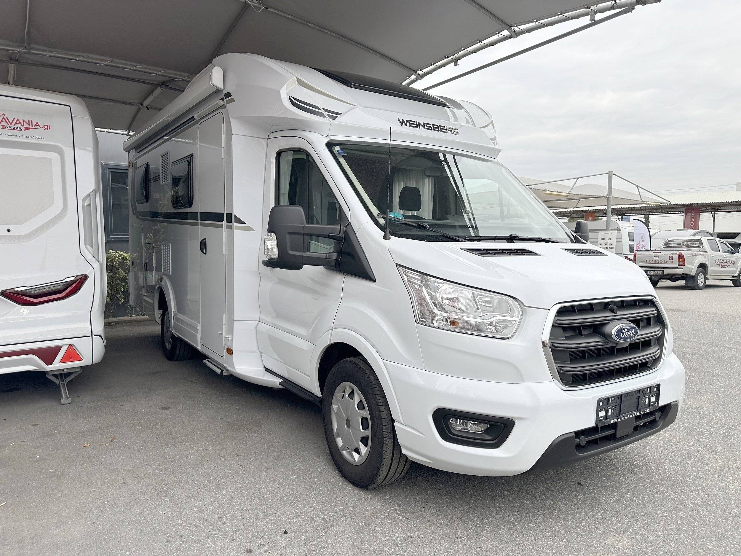 Vue avant de 3/4 Ford - Yescapa