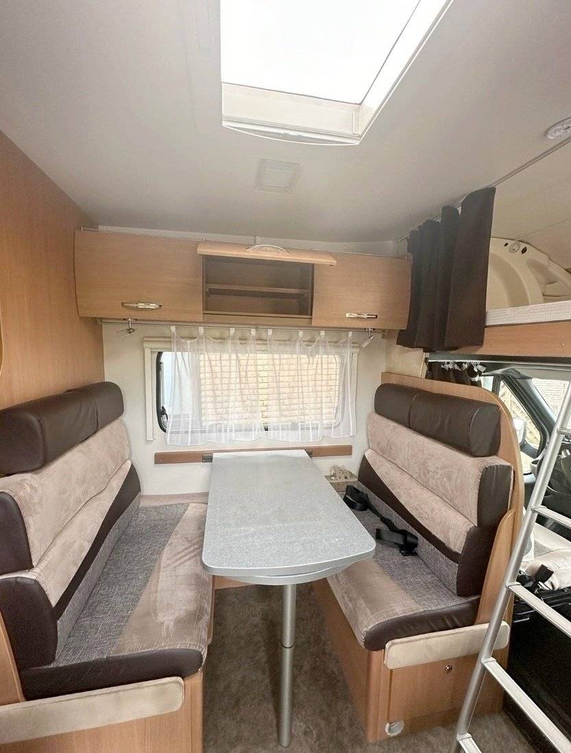 Comedor Ford Transit - Yescapa