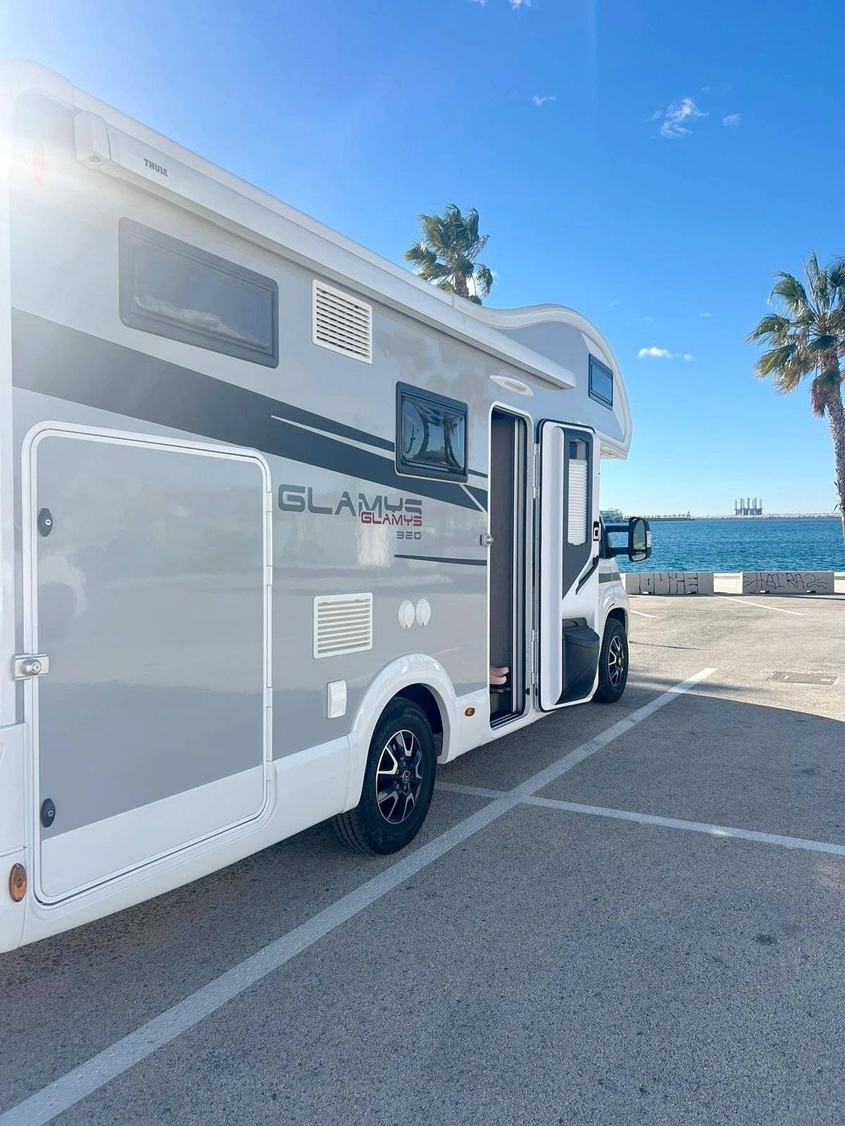 Mclouis McLouis Glamys