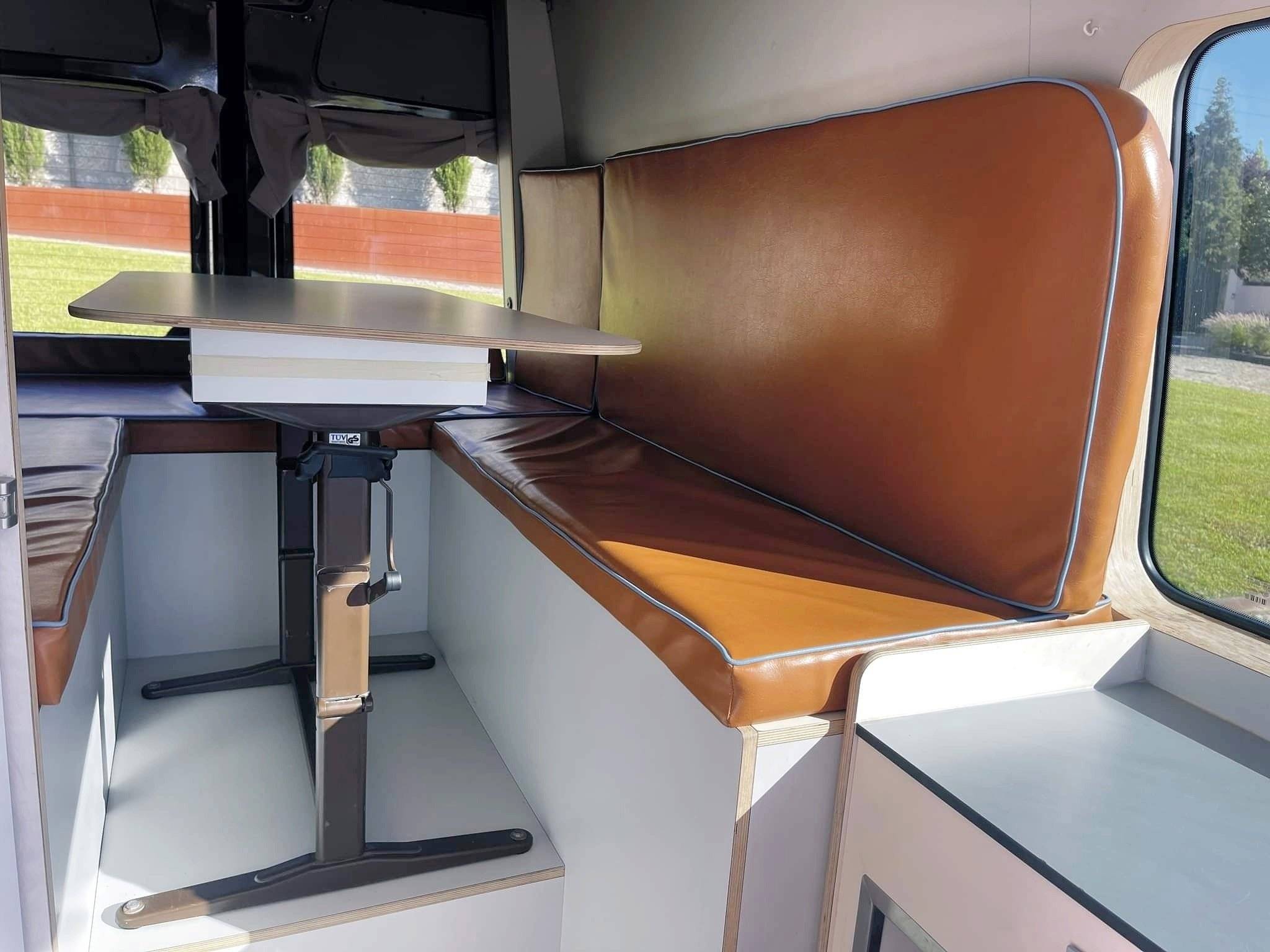 Comedor Mercedes Mercedes - Yescapa