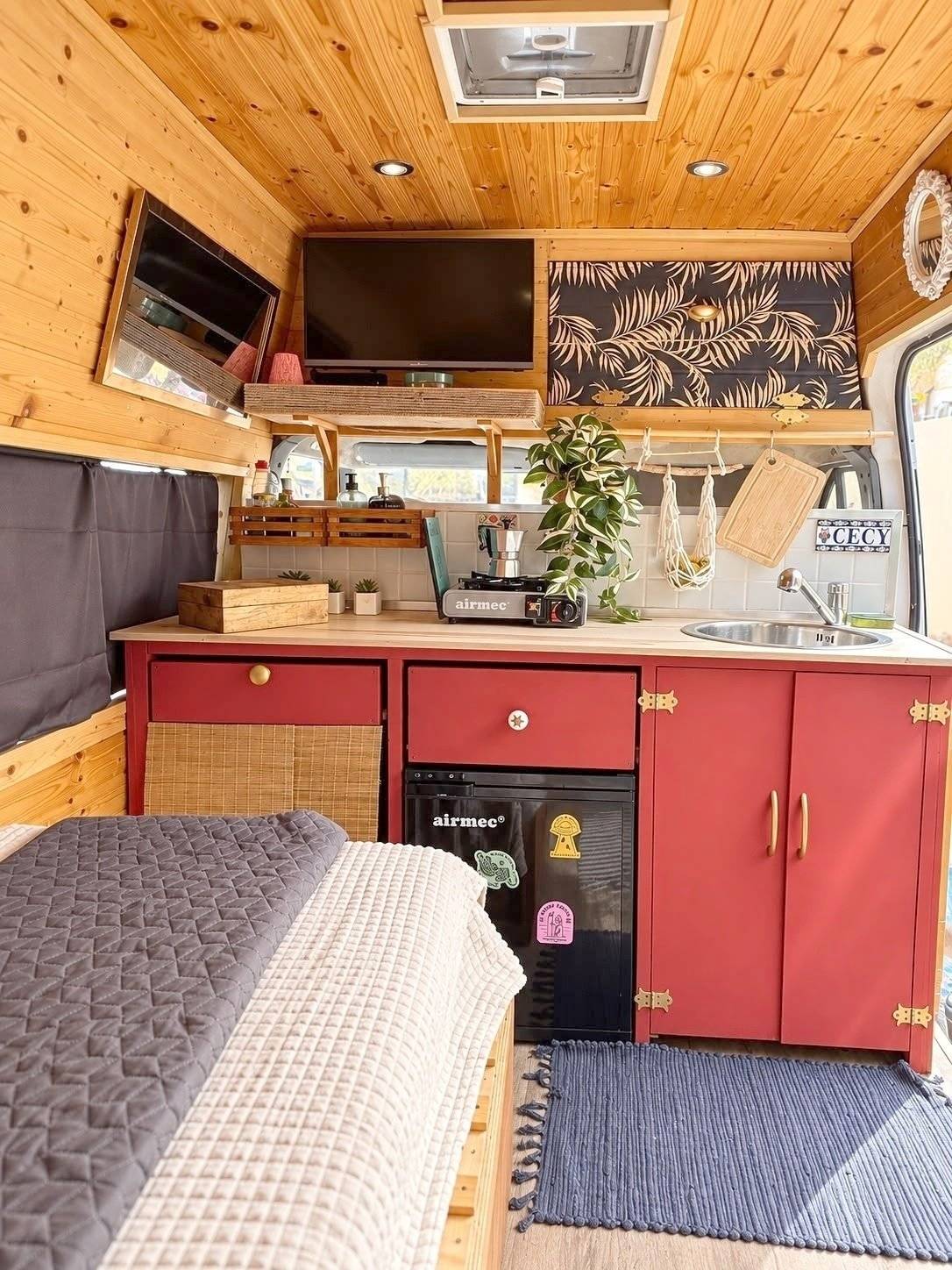Coin repas Ford Transit - Yescapa