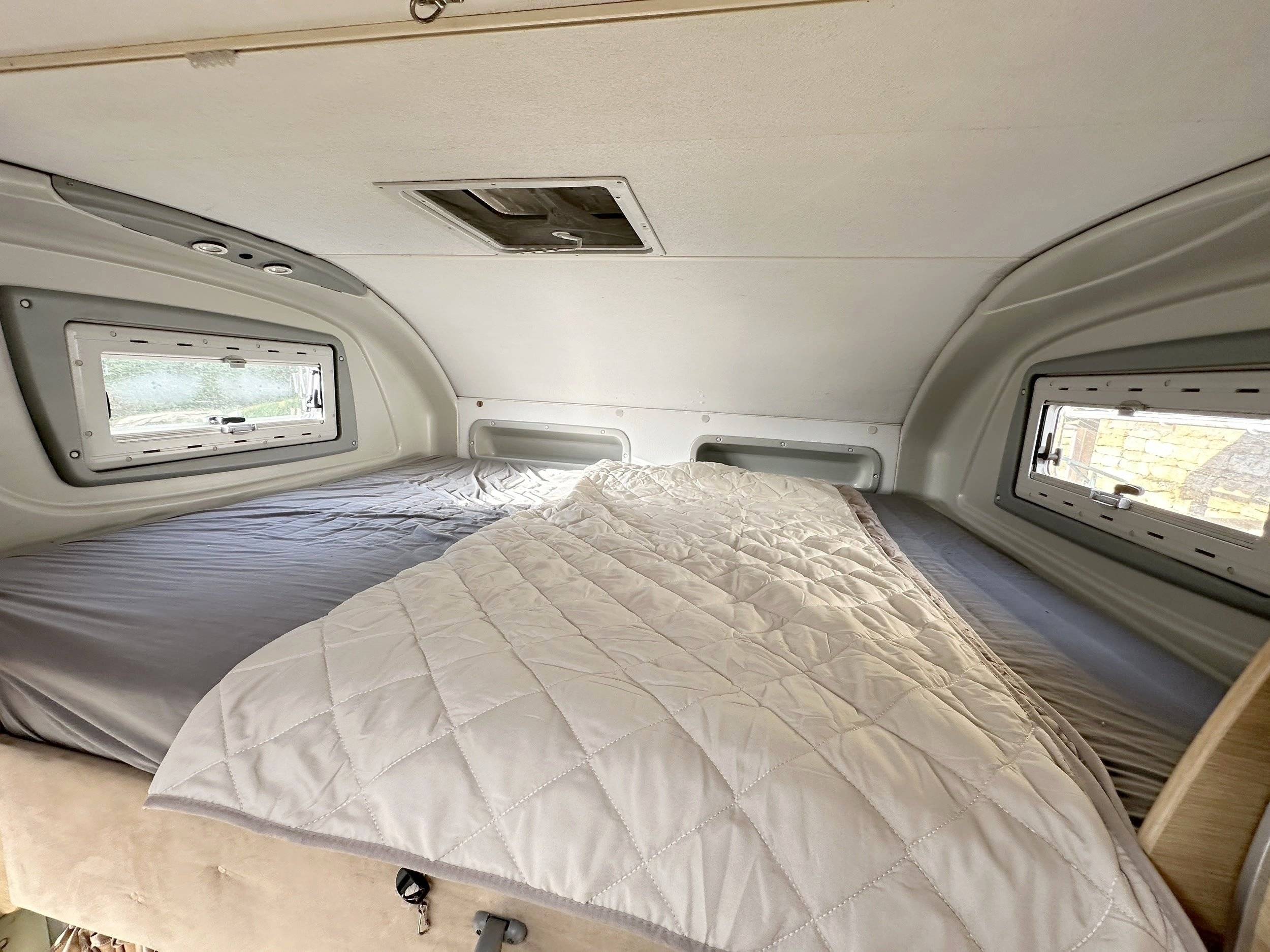 Couchages Fiat Ducato 2,3 130 ch - Yescapa