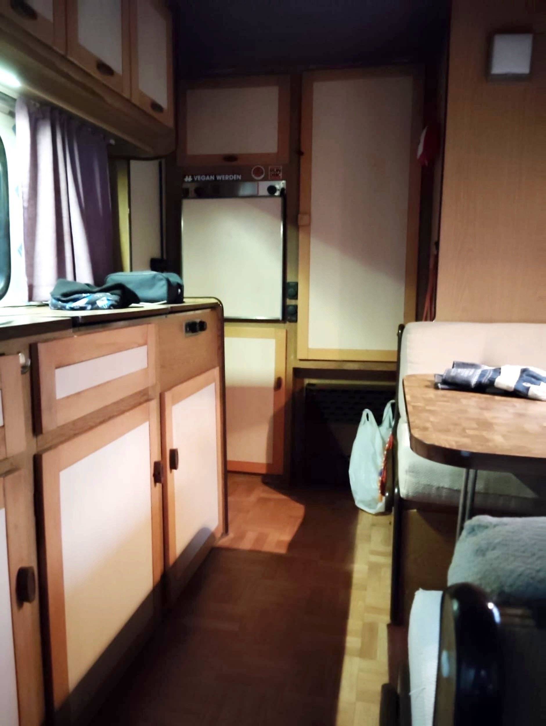 Kochnische Ford Transit 2,0 l 72 ch - Yescapa