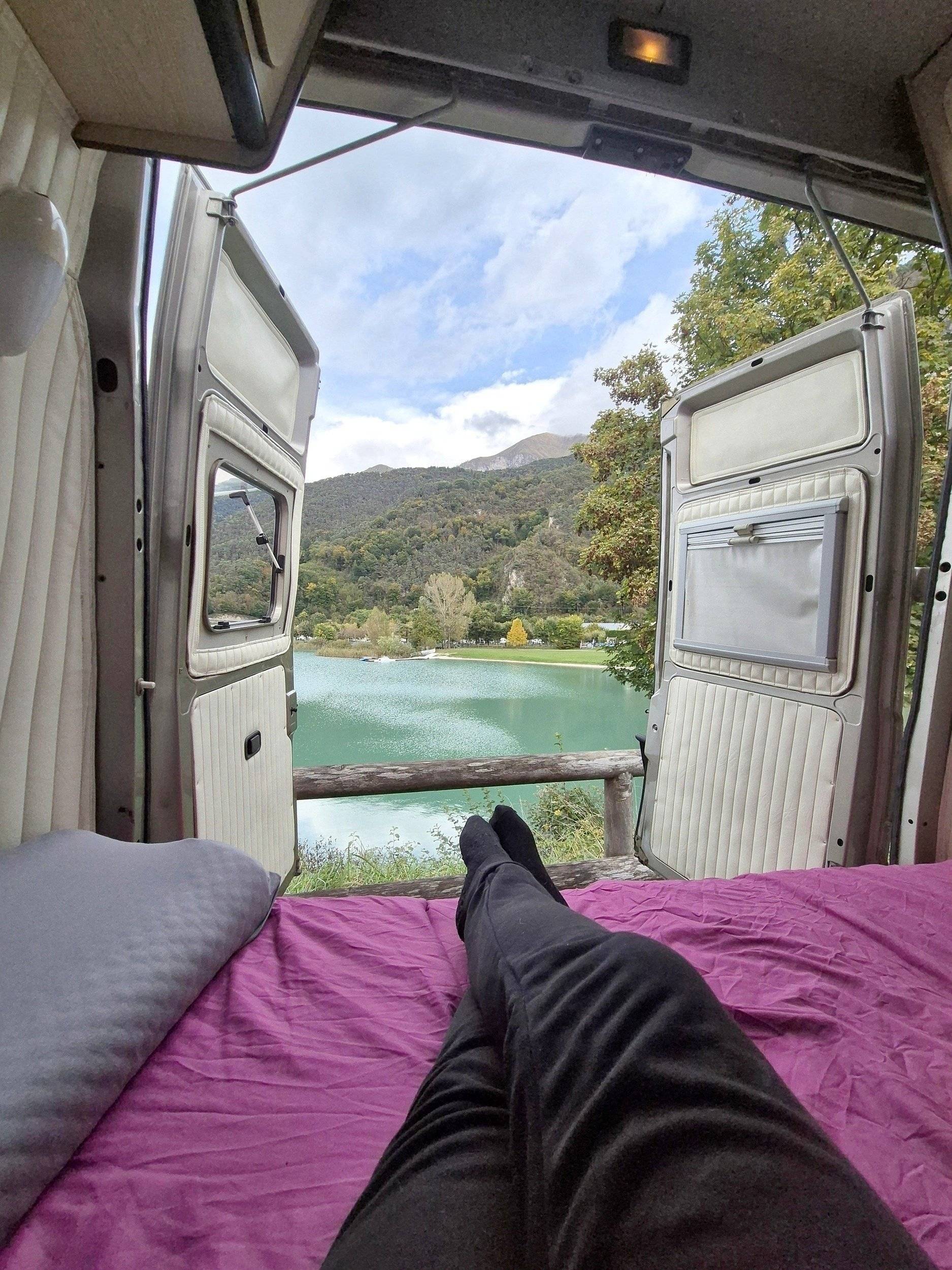 Schlafplätze Iveco Daily 2,3 HPI 116 ch. - Yescapa