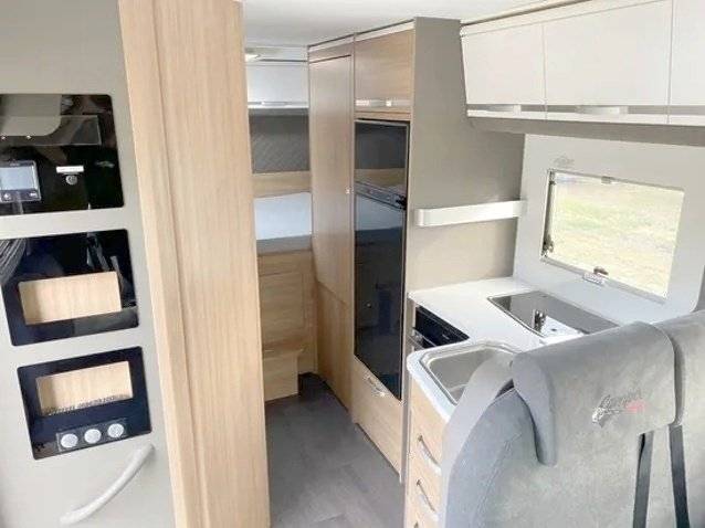 Adria Coral XL 600 DP