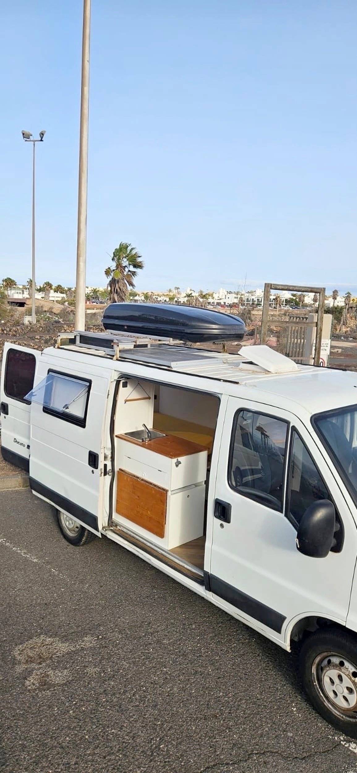 Front view from 3/4 Fiat Ducato 2,2 l JTD 100 ch. - Yescapa