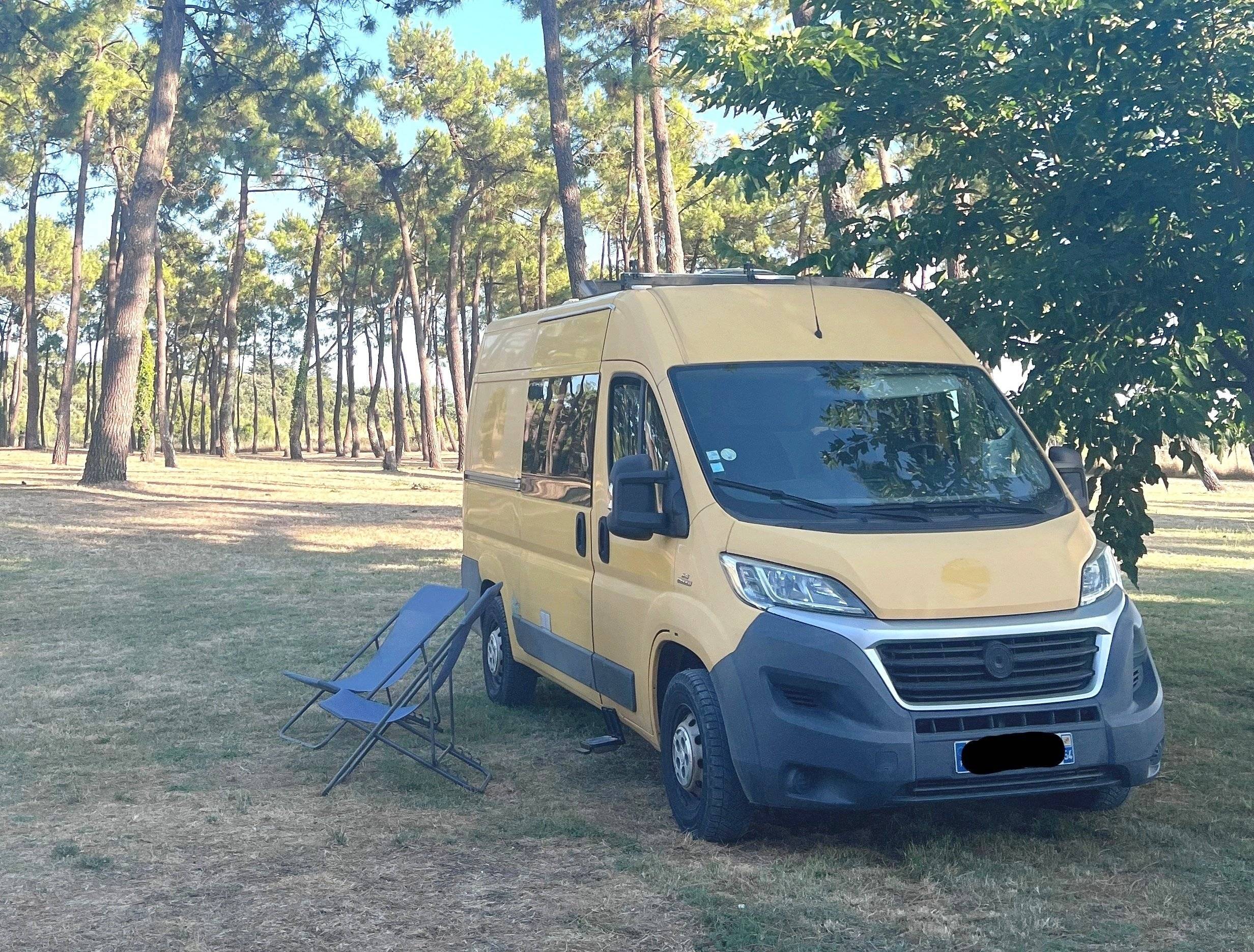 Front view from 3/4 Fiat FIAT DUCATO - Yescapa