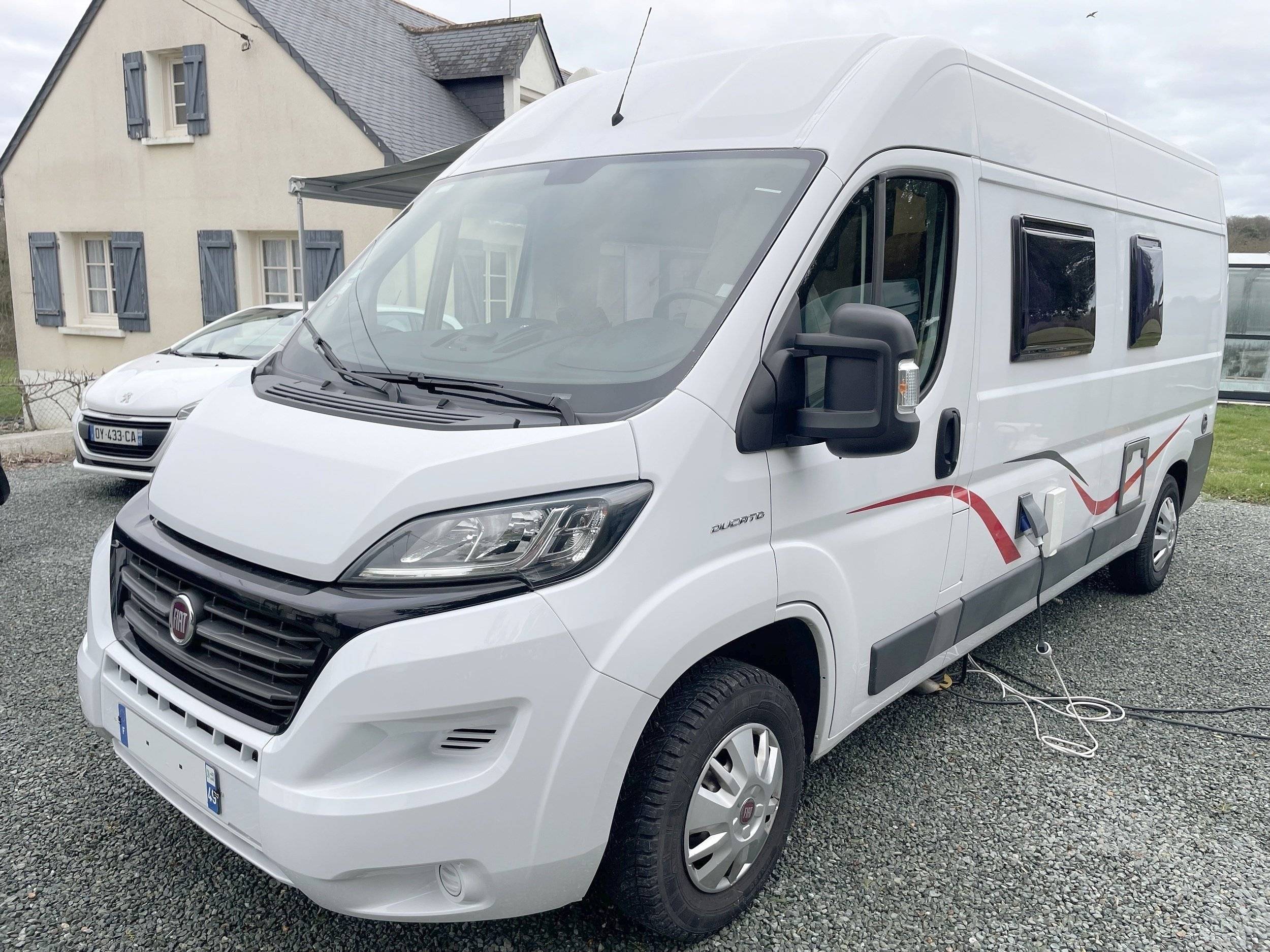 Challenger 2,3 l 130 ch