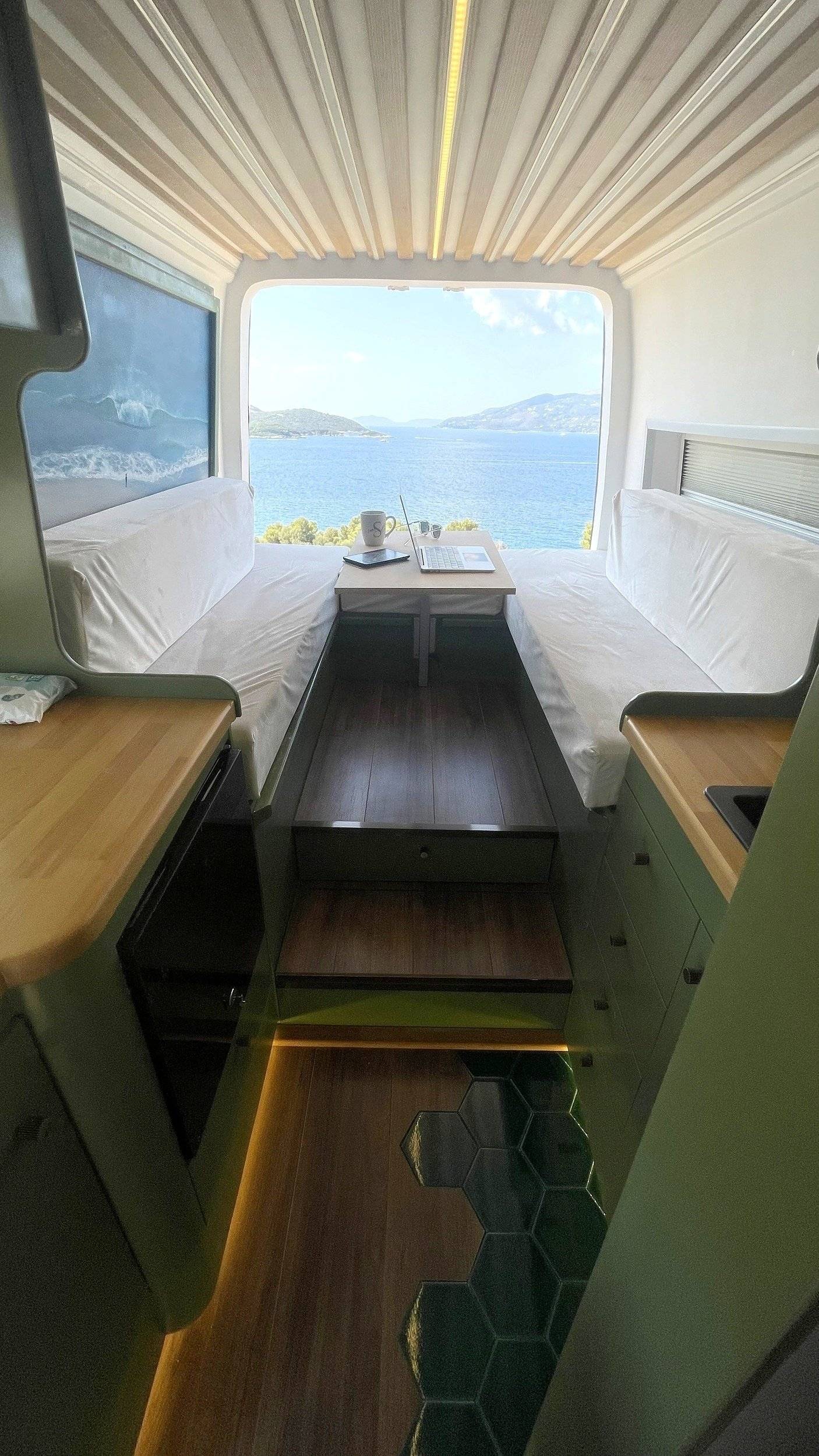 Menjador Mercedes Sprinter 2,2 l CDI 130 ch - Yescapa