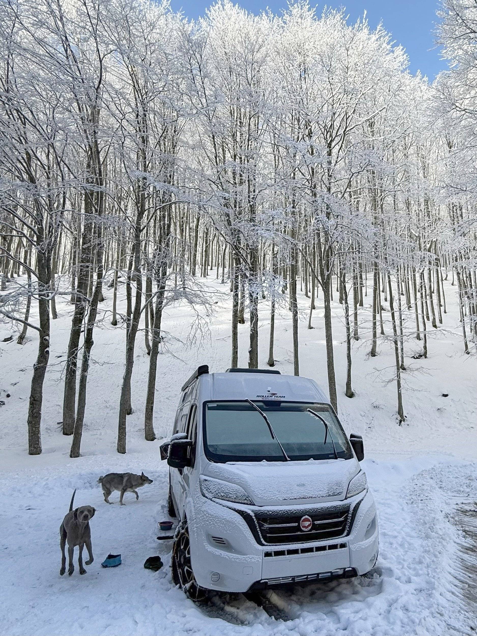 Front view from 3/4 Fiat Ducato 2.5TDI 120Ch - Yescapa
