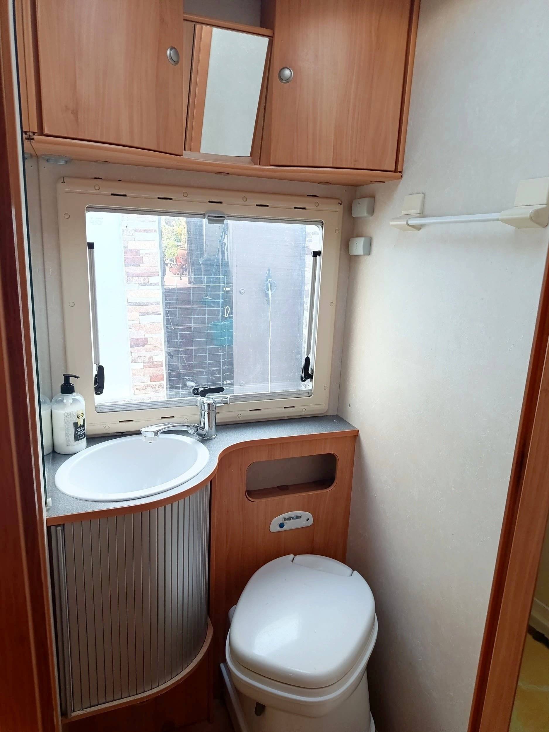 Badkamer/Toilet Fiat Ducato 3,0 l Multijet 160 ch. - Yescapa