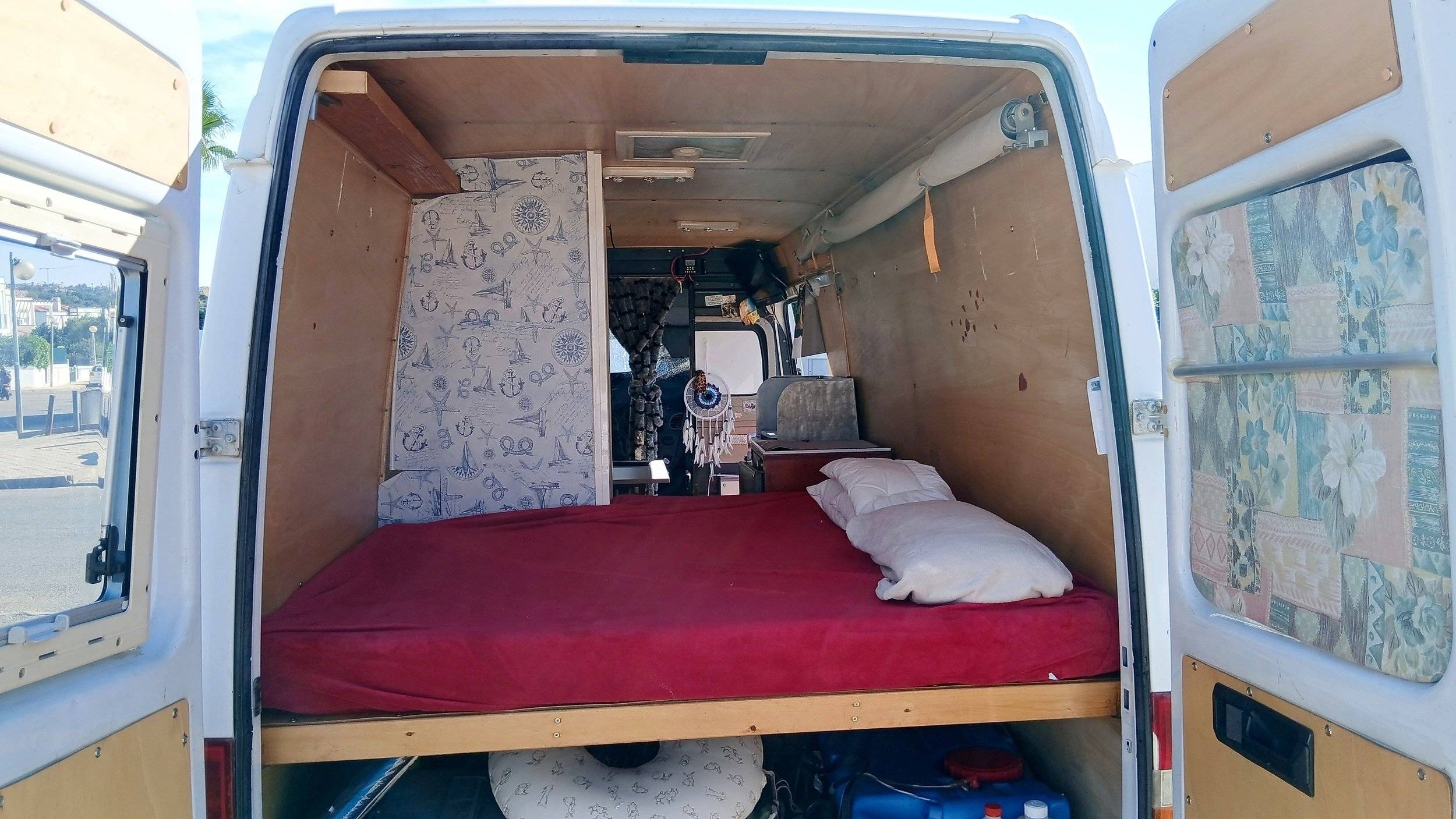 Berth Mercedes Sprinter - Yescapa