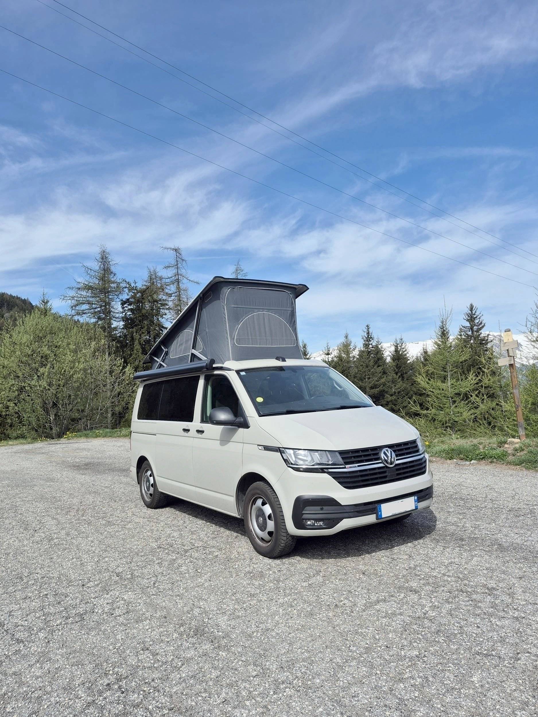 Voorkant 3/4 Volkswagen California Coast T6.1 - Yescapa