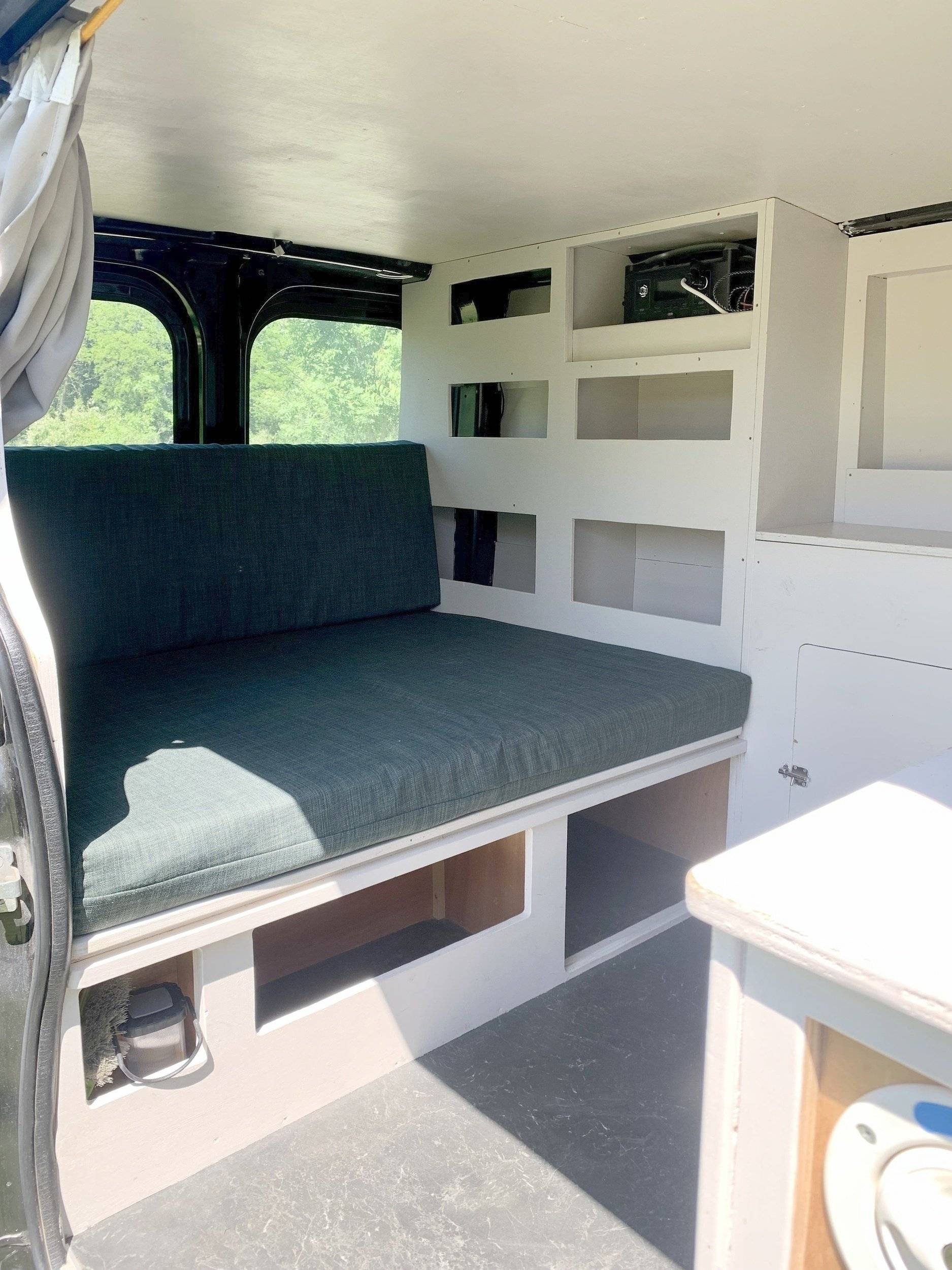 Berth Renault Renault Trafic - Yescapa