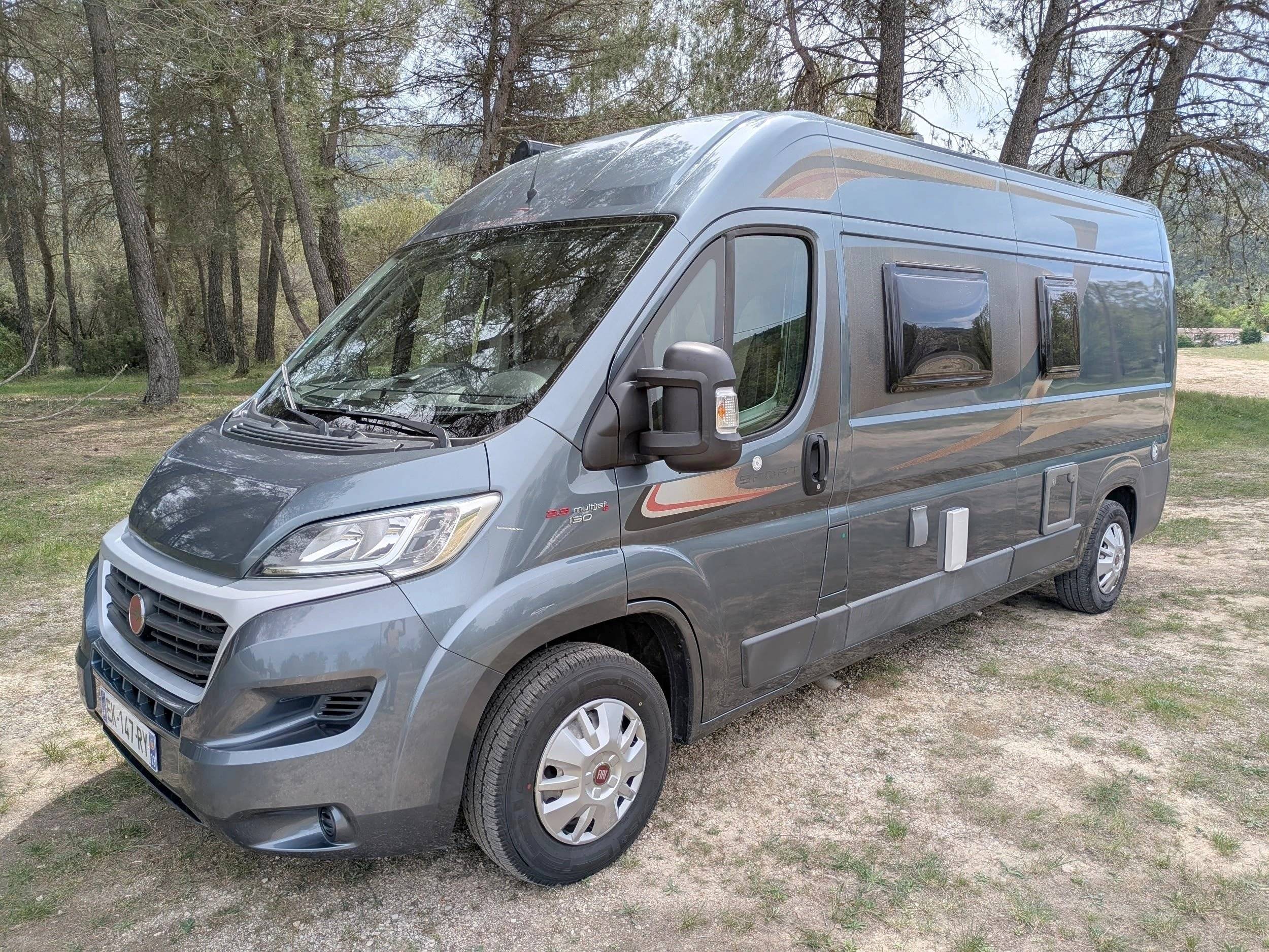 Front view from 3/4 Fiat Ducato 2,3 l Multijet 130 ch. - Yescapa