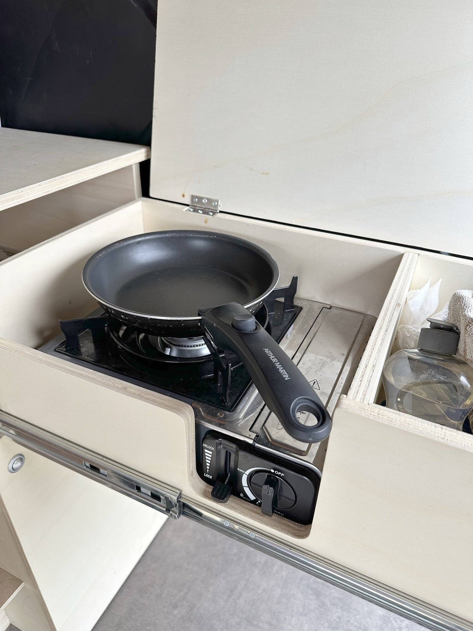 Comedor Ford Custom 2,2 l 125 ch - Yescapa