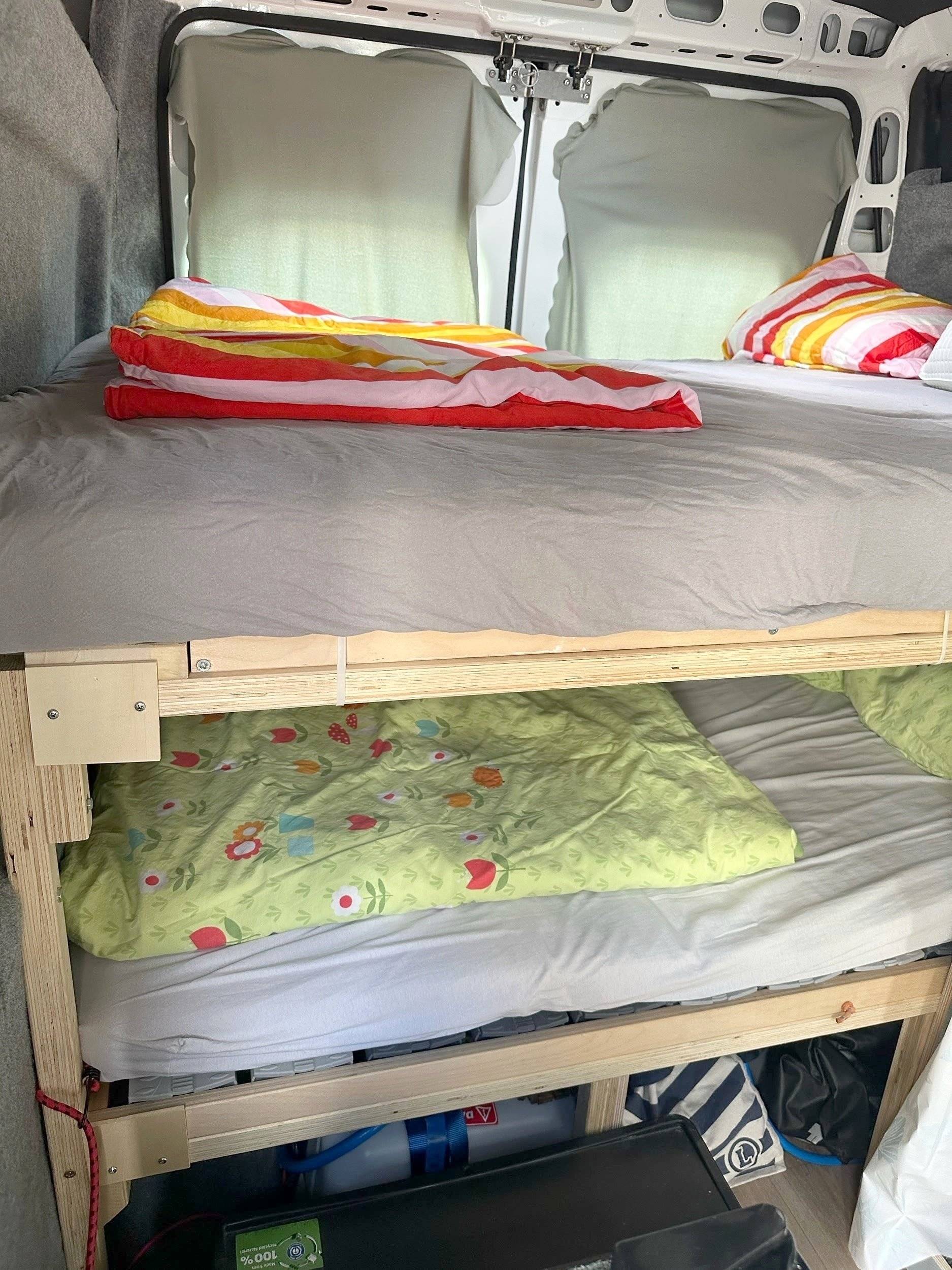 slaapplaatsen Peugeot Boxer 2,0 l 130 ch - Yescapa