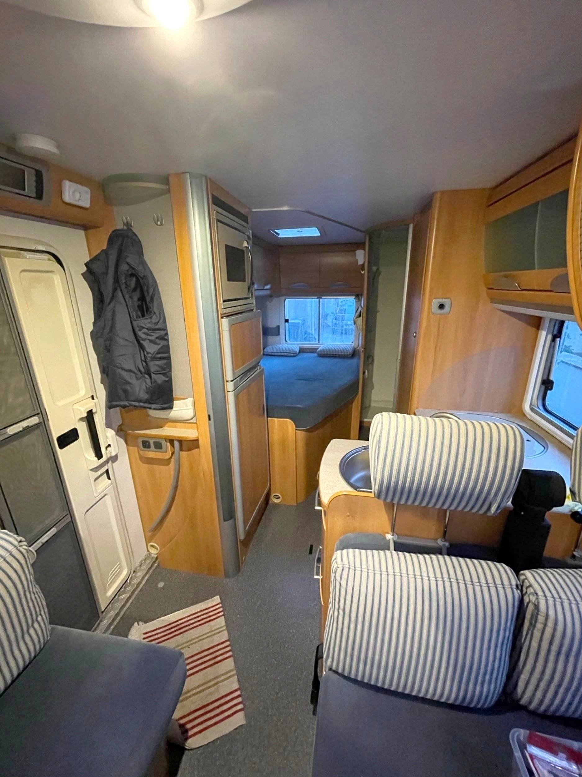 Kitchenette Fiat Ducato 2,8 l 115 ch/Al-Ko - Yescapa