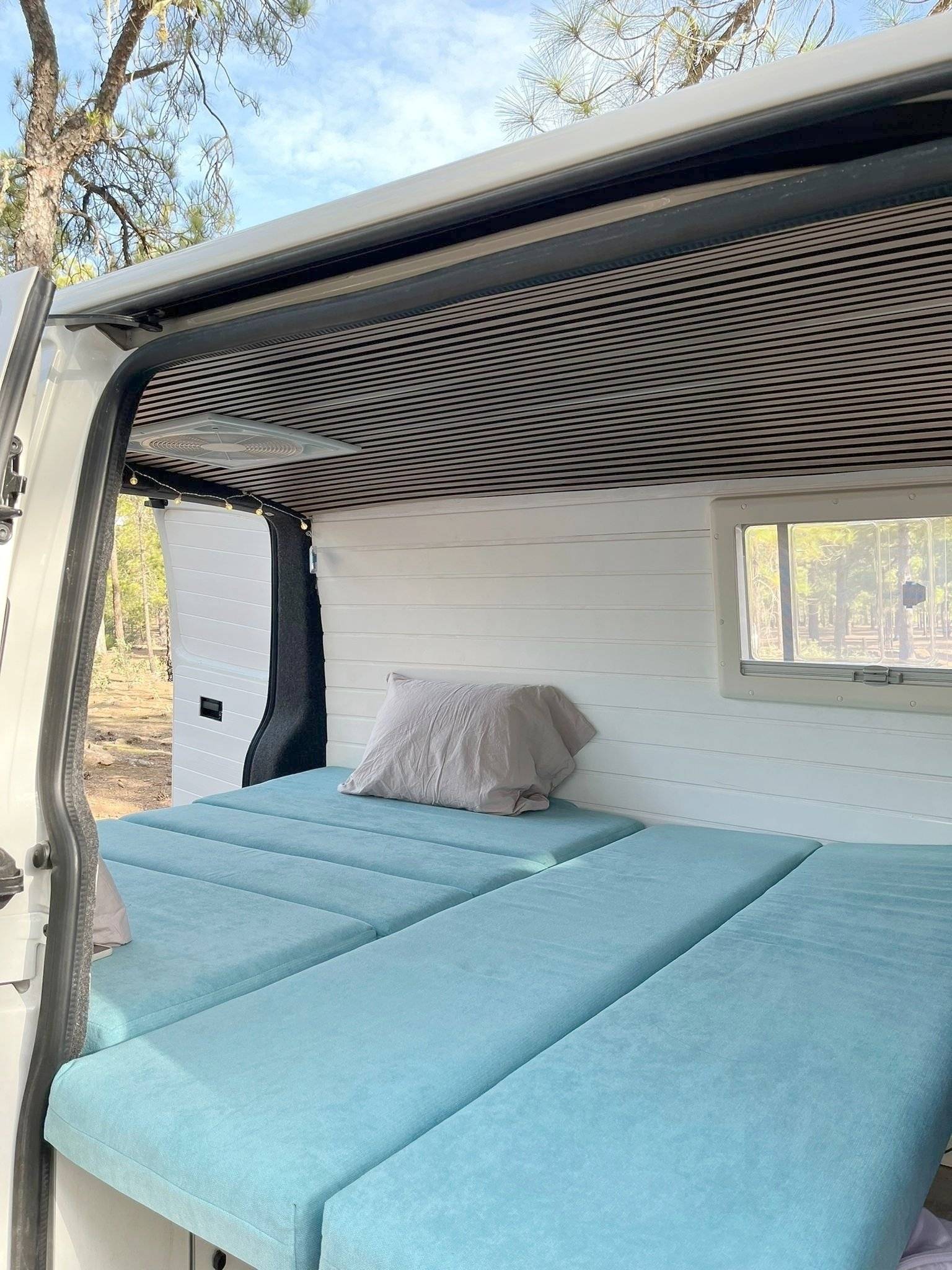 Berth Volkswagen Volkswagen Transporter T6 - Yescapa
