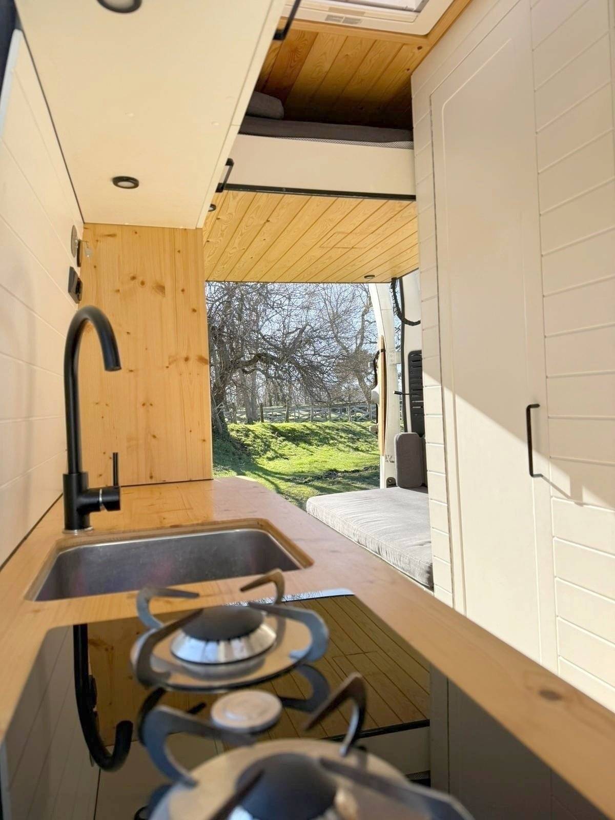 Kitchen  - Yescapa