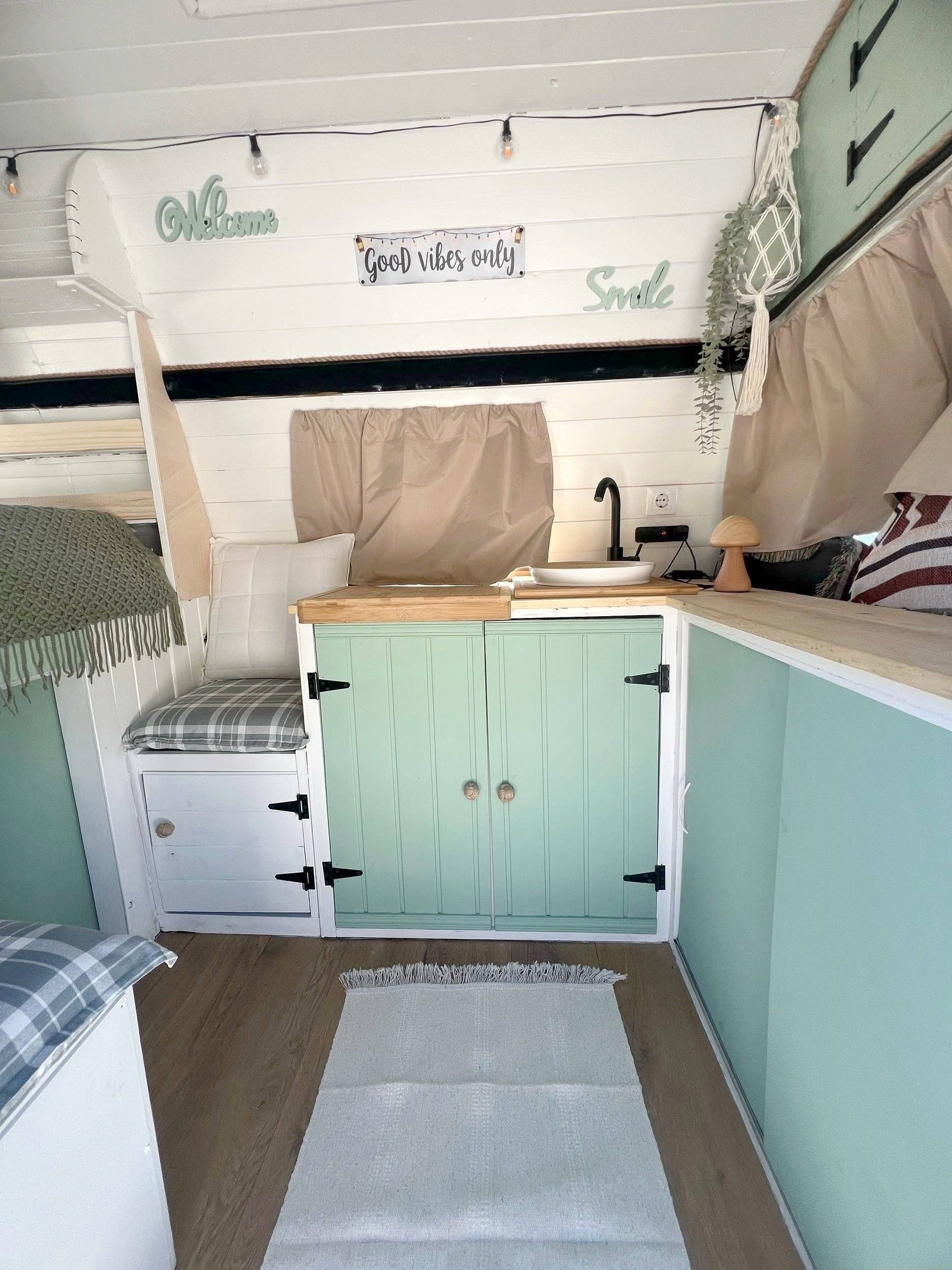 Kitchenette Toyota Hiace - Yescapa