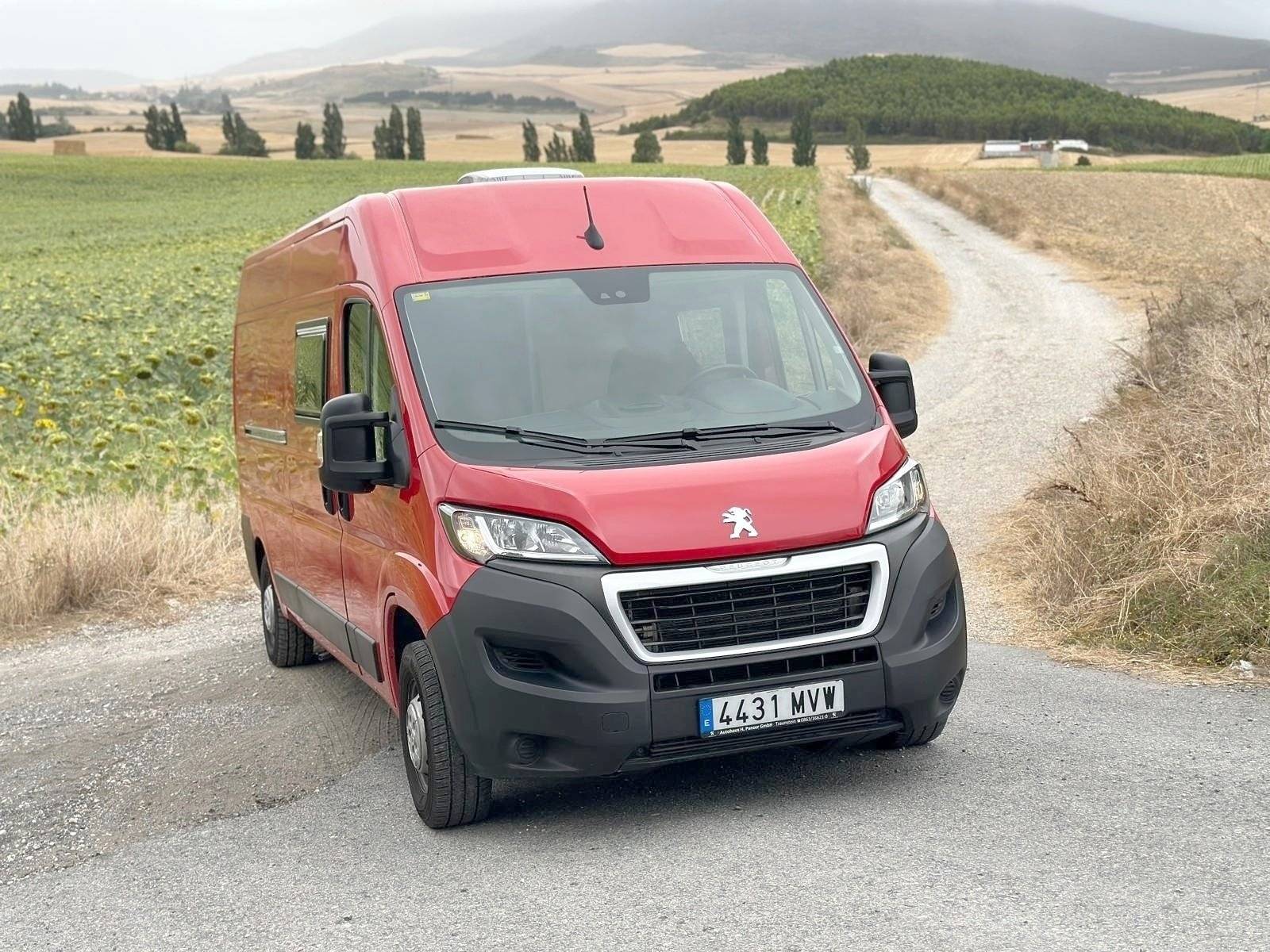 Front view from 3/4 Peugeot PEUGEOT BOXER L3H3 - Yescapa