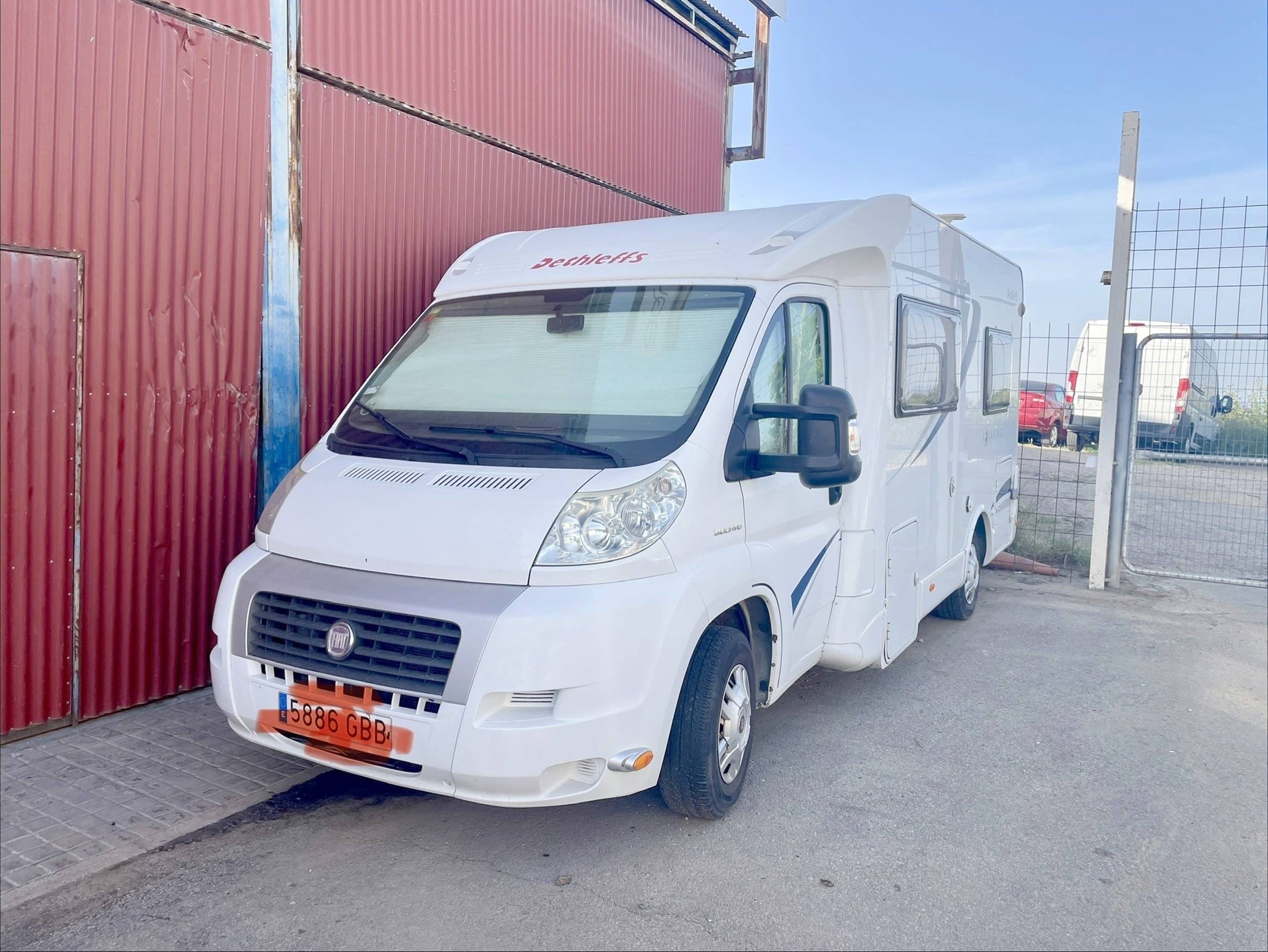 Vista de 3/4 Iveco Fiat ducato - Yescapa