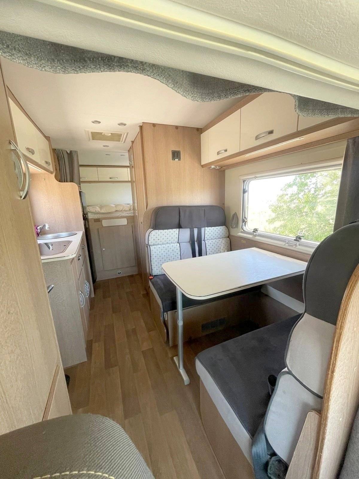 Eethoek Fiat Ducato 2,3 130 ch - Yescapa