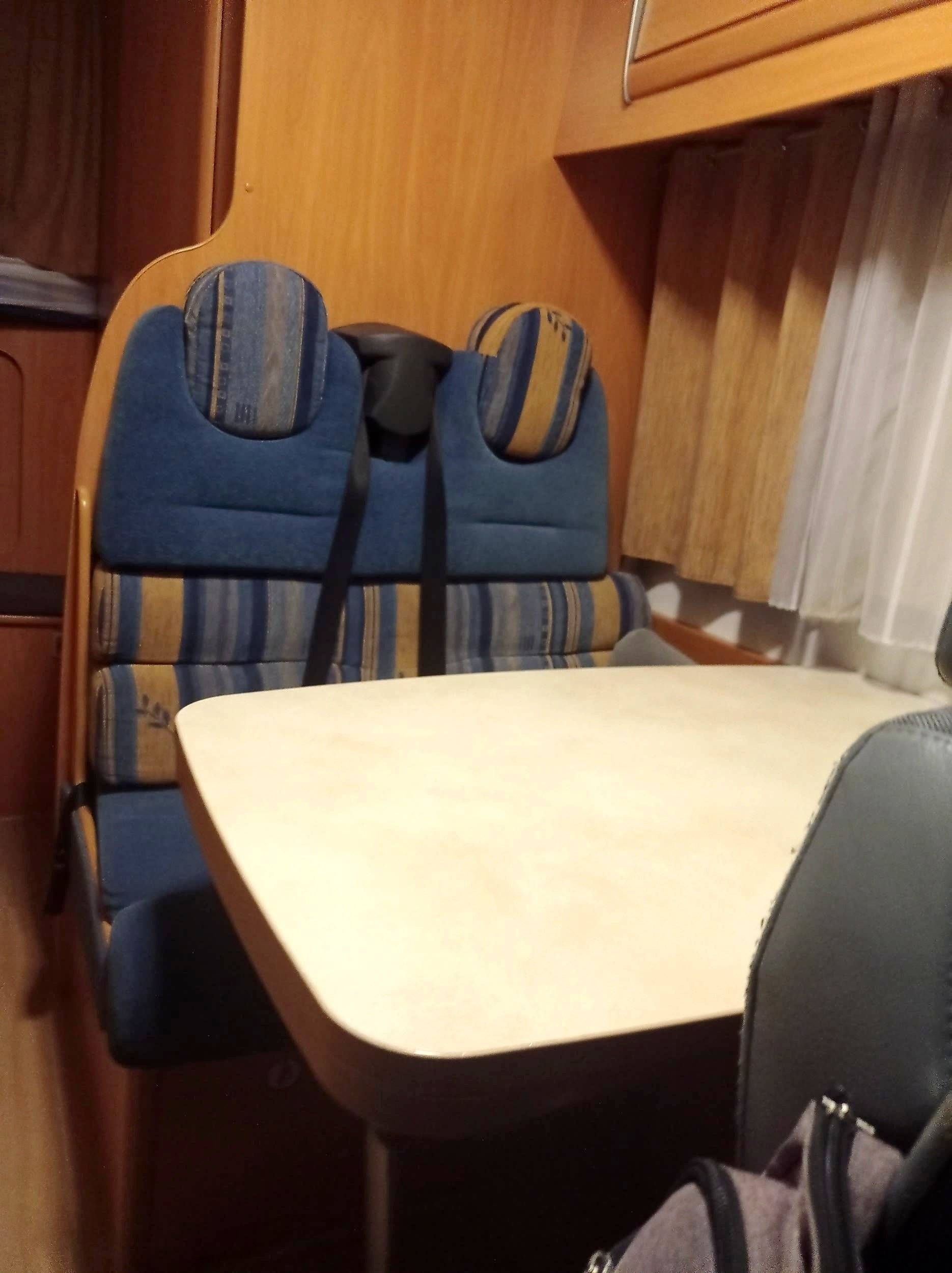 Challenger Transit 2,5 l TDCi 140 ch.