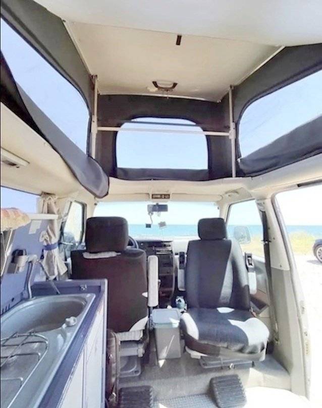 Comedor Volkswagen California - Yescapa