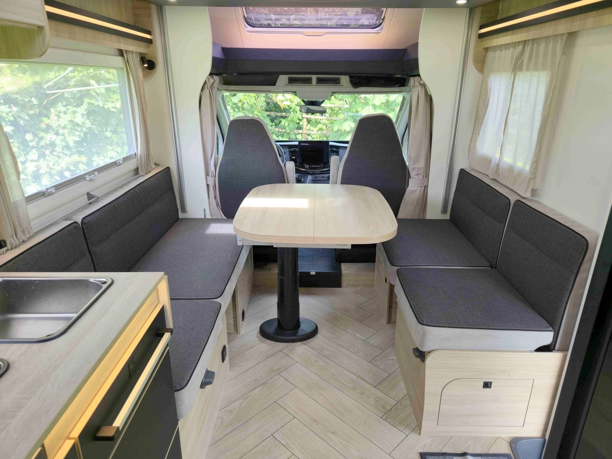 Dinette Ford Transit 165 cv BVA 8 - Yescapa